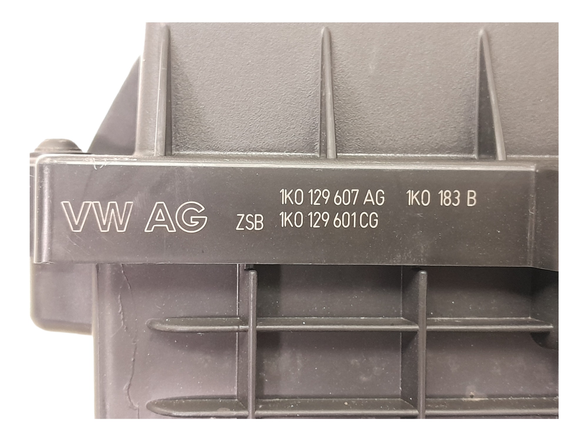 Caixa Filtro De Ar Volkswagen Passat Variant Tsi 2.0 2012 7