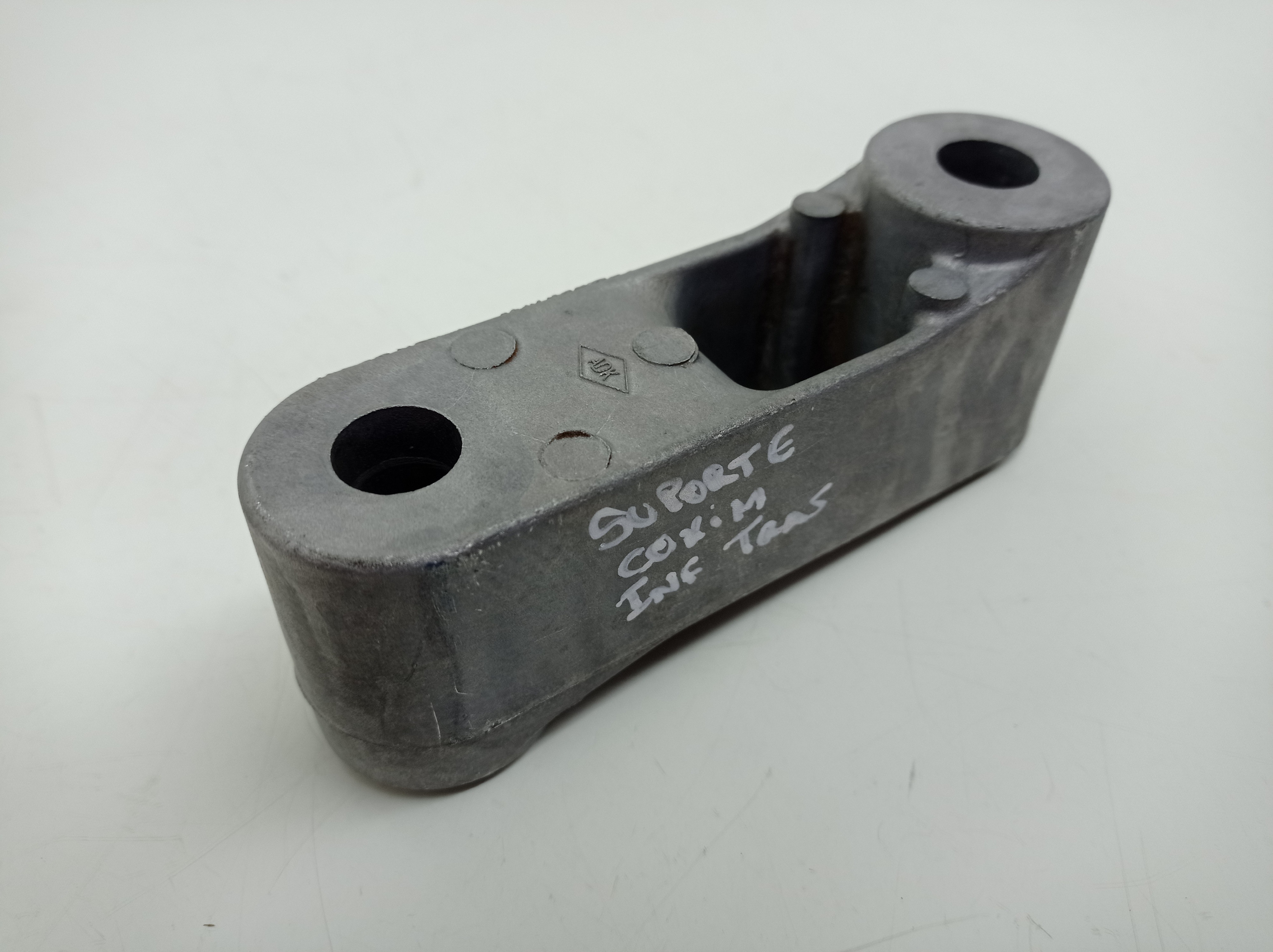 Suporte Do Coxim Inferior Traseiro Renault Duster 2.0 2014