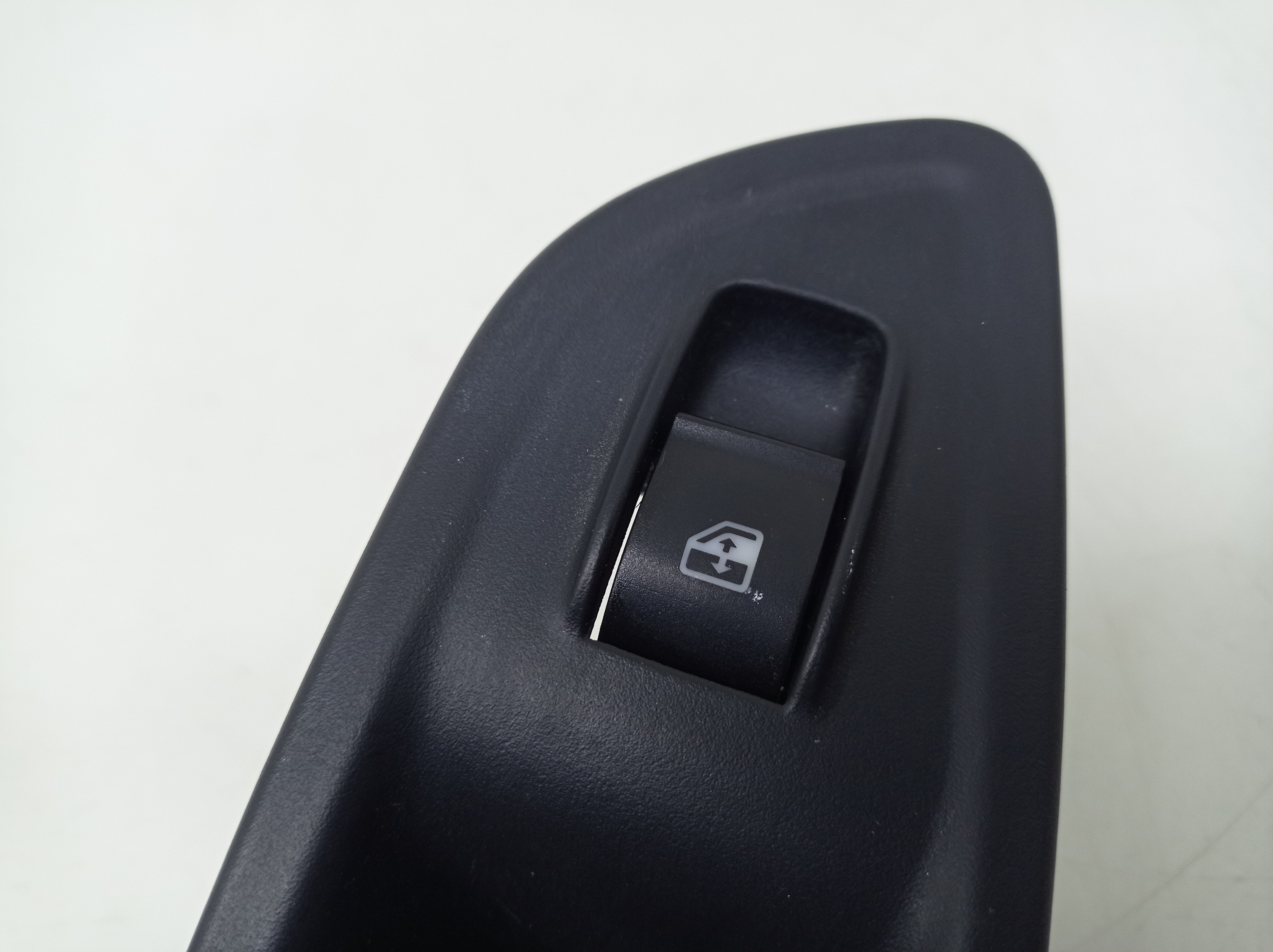 Botao Vidro Traseiro Direito Fiat Cronos 2019 4