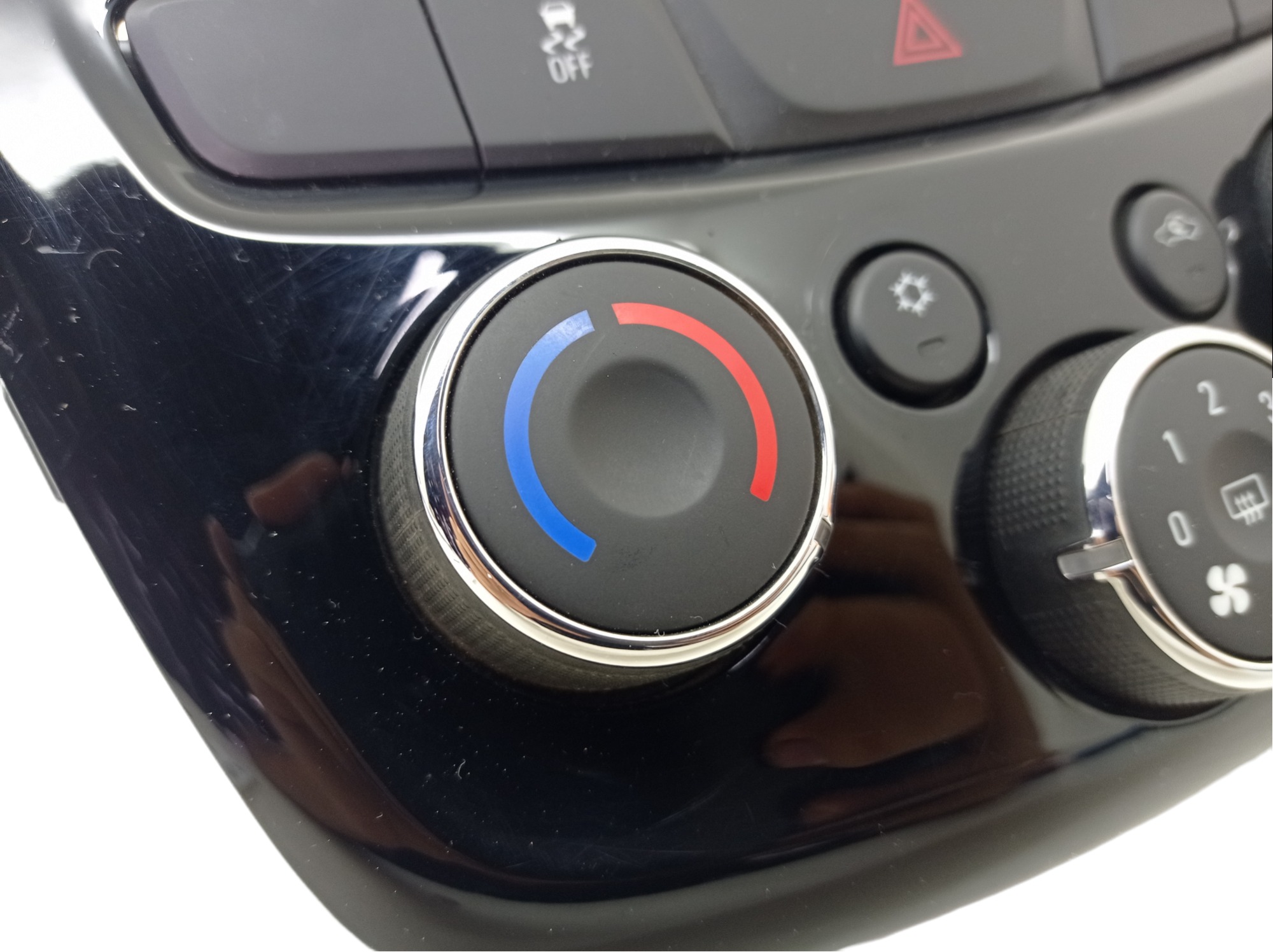 Controle De Ar Chevrolet Tracker 2019 7