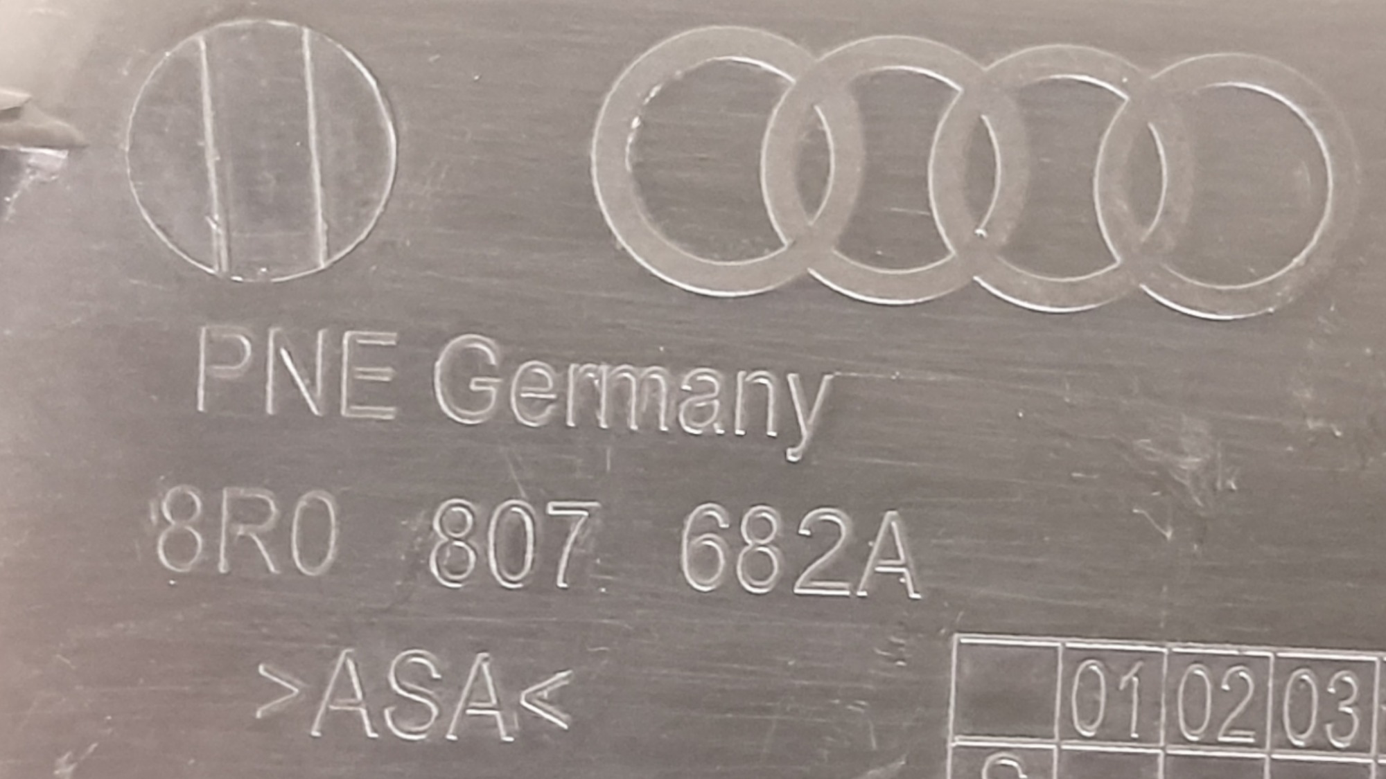 Moldura Farol Milha Direito Audi Q5 2.0 16v Gas Aut 2011 Preta Direito 4
