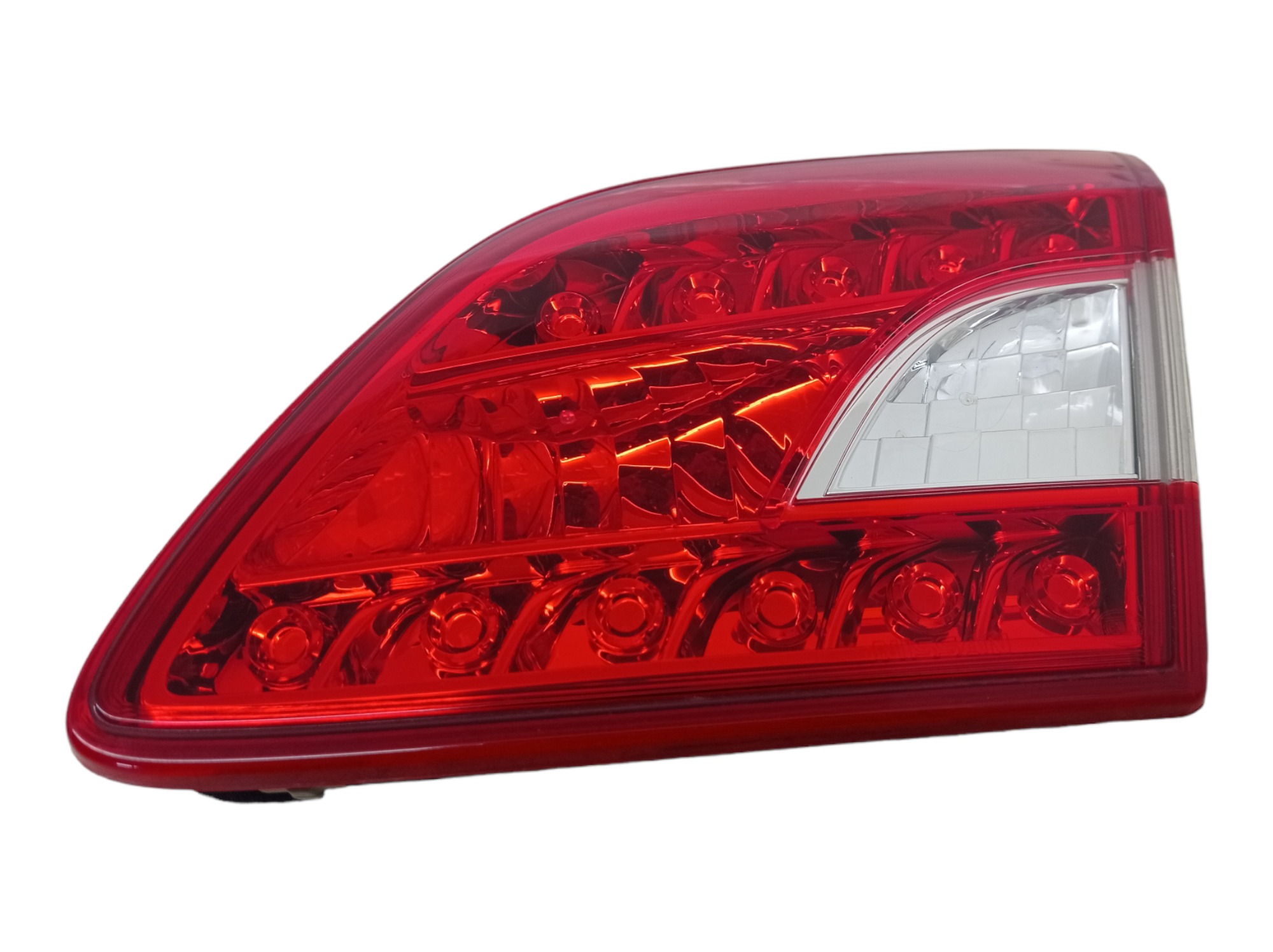 Lanterna Led Tampa Traseira Direita Nissan Sentra 2015 1