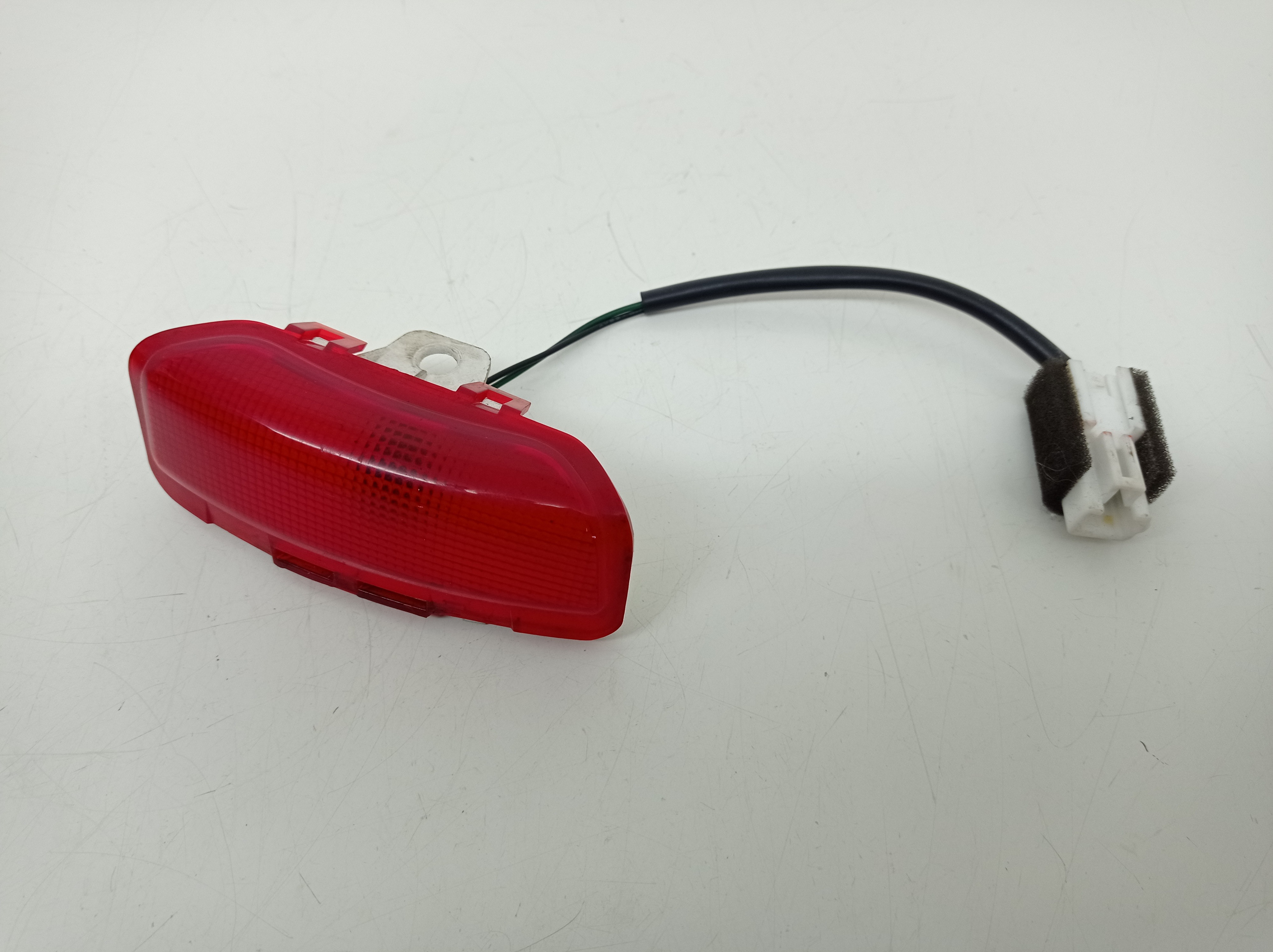 Luz De Porta Dianteira Esquerda Hyundai Azera 3.3 V6 2009  Fêmea Vermelho E Branco Vermelho
