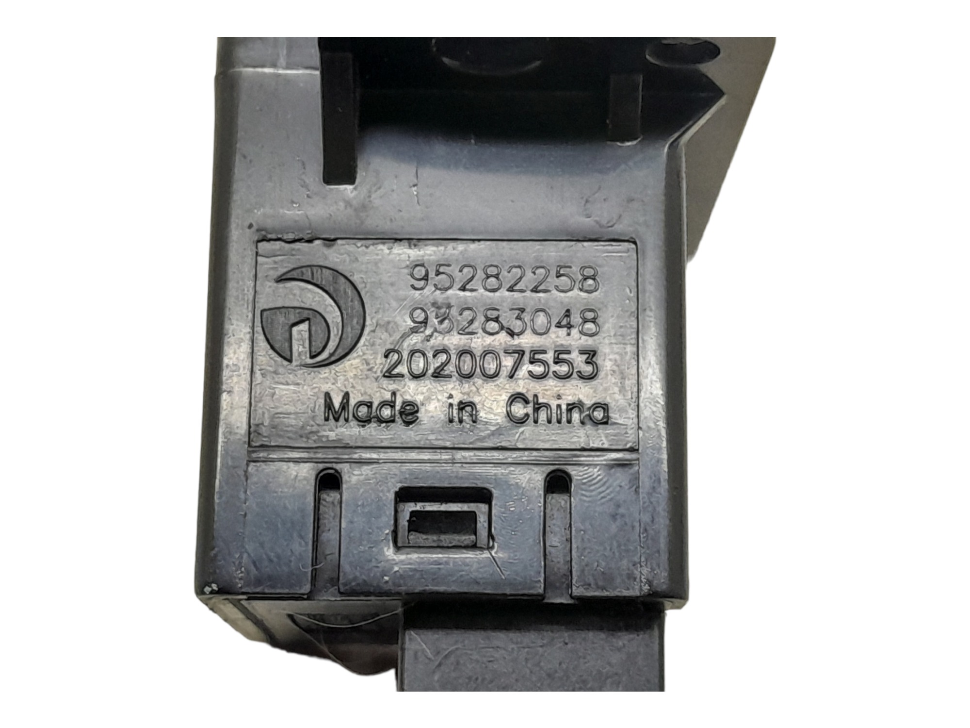 Botao Pisca Alerta Chevrolet Spin Lt 2016 Preto 4
