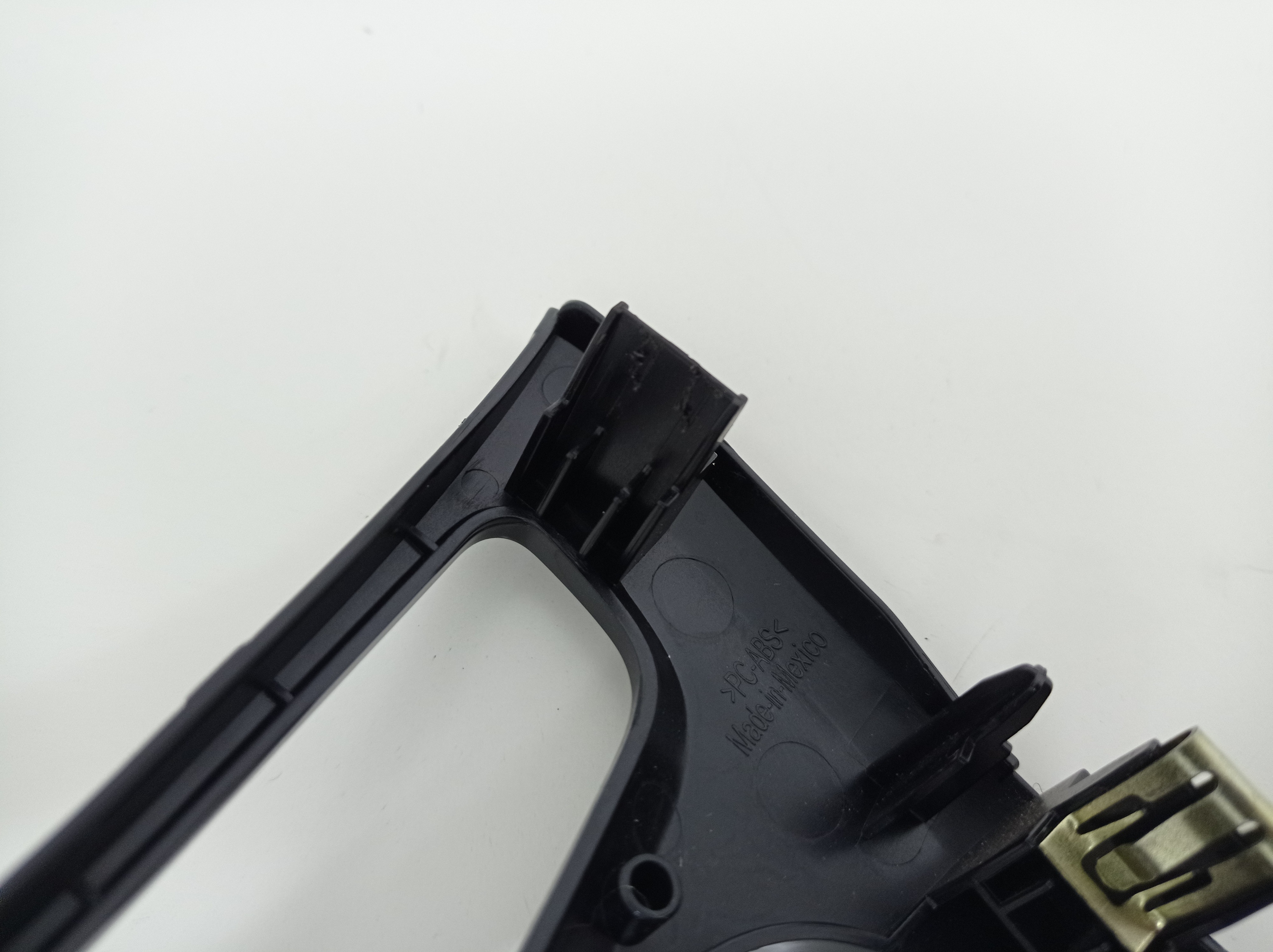 Moldura Controle De Ar Chevrolet Tracker 2017 5
