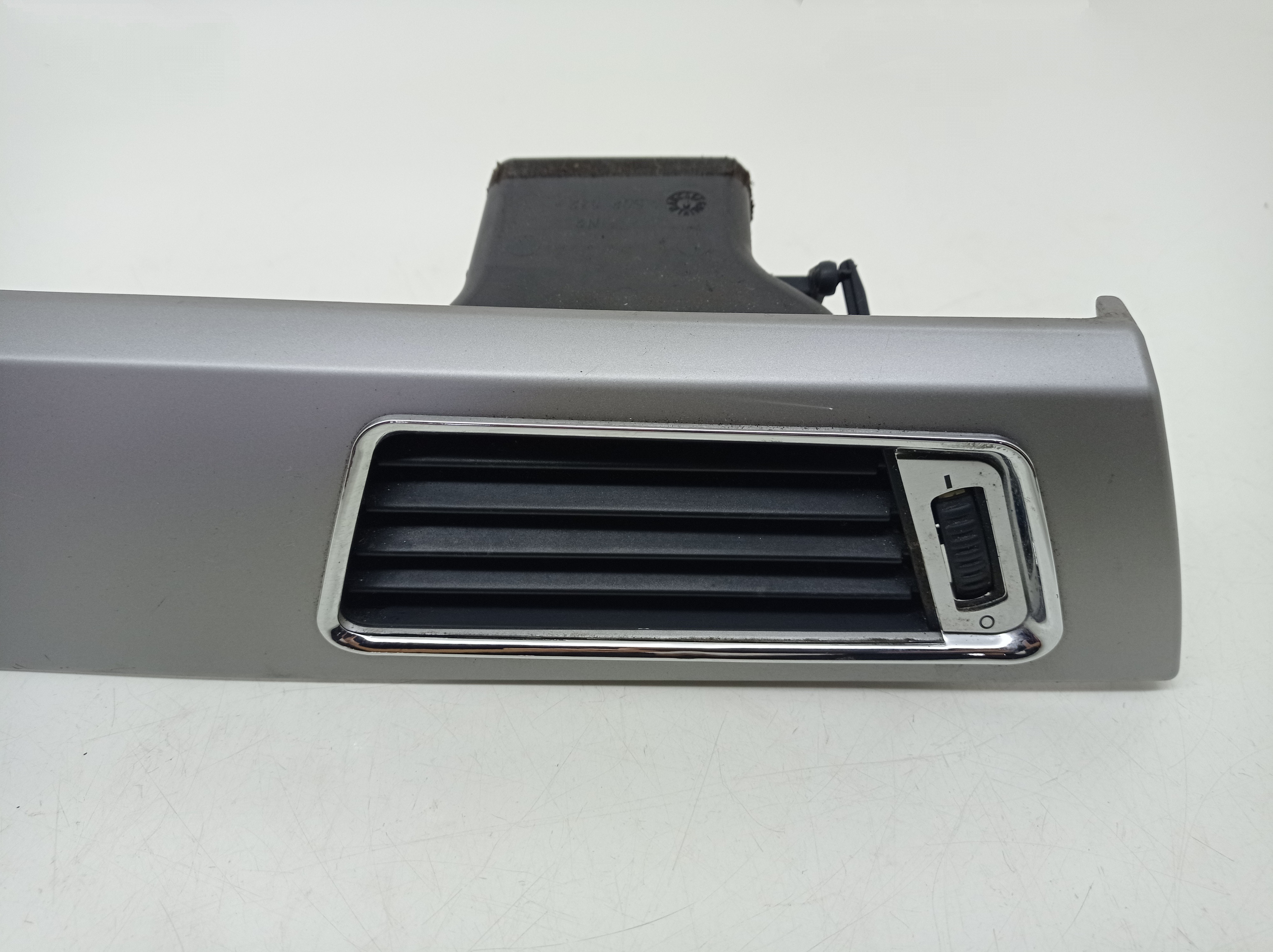 Moldura Central Com Difusores Bmw 325i 2008 7
