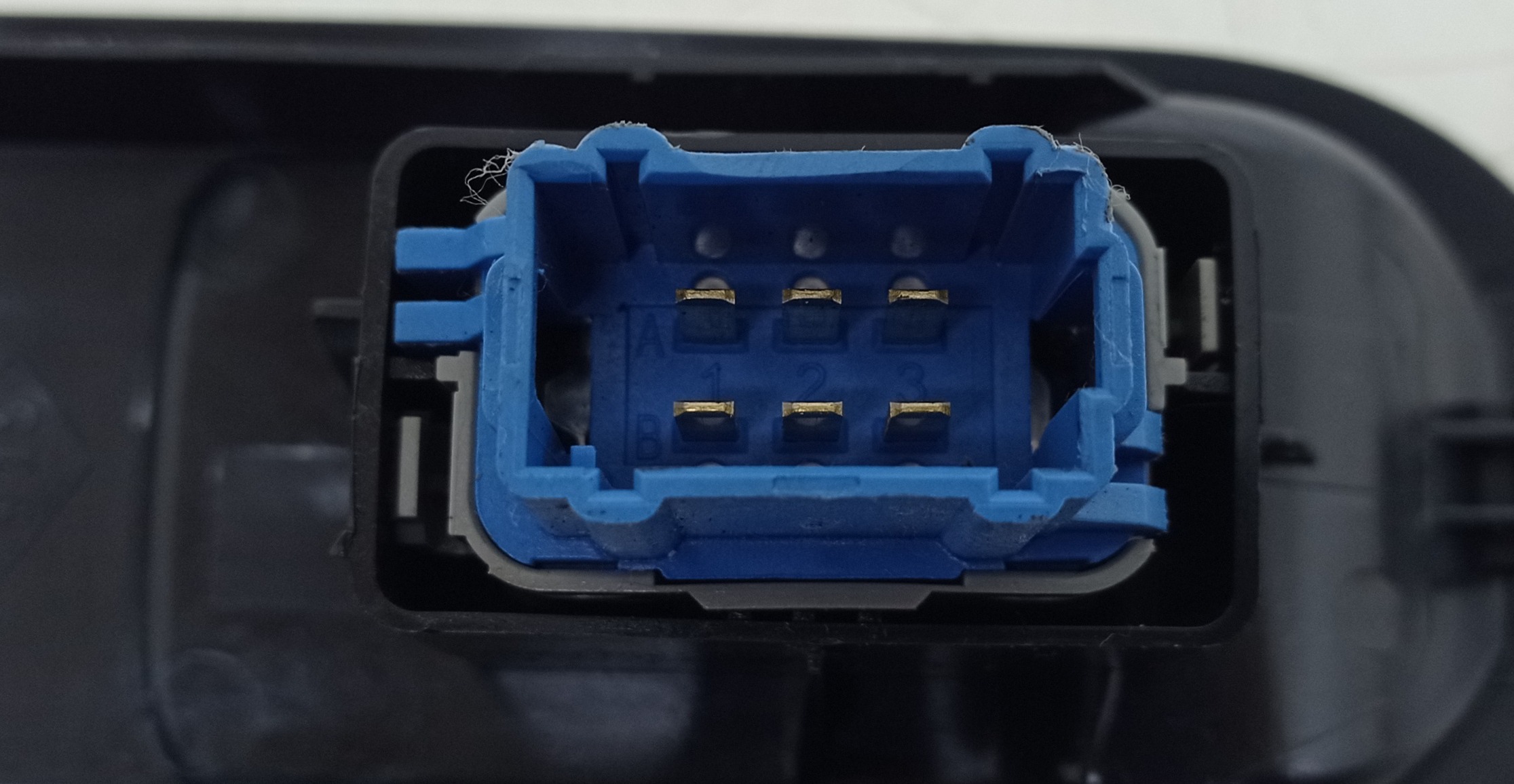 Botao Vidro Dianteiro Direito Renault Duster 2.0 2014 7