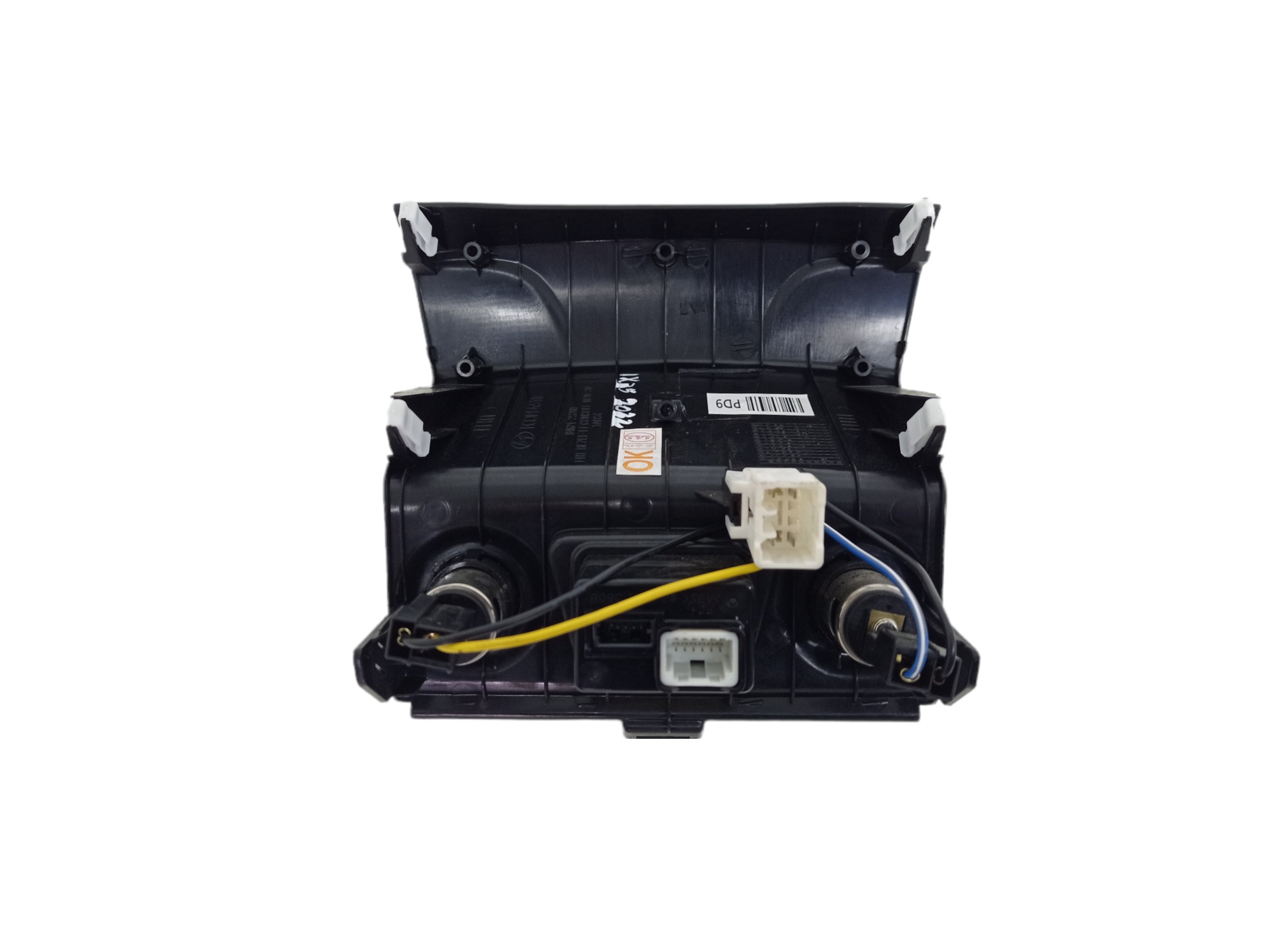 Moldura Acendedor Com Usb Hyundai Ix35 2022 – Preto Preto 5