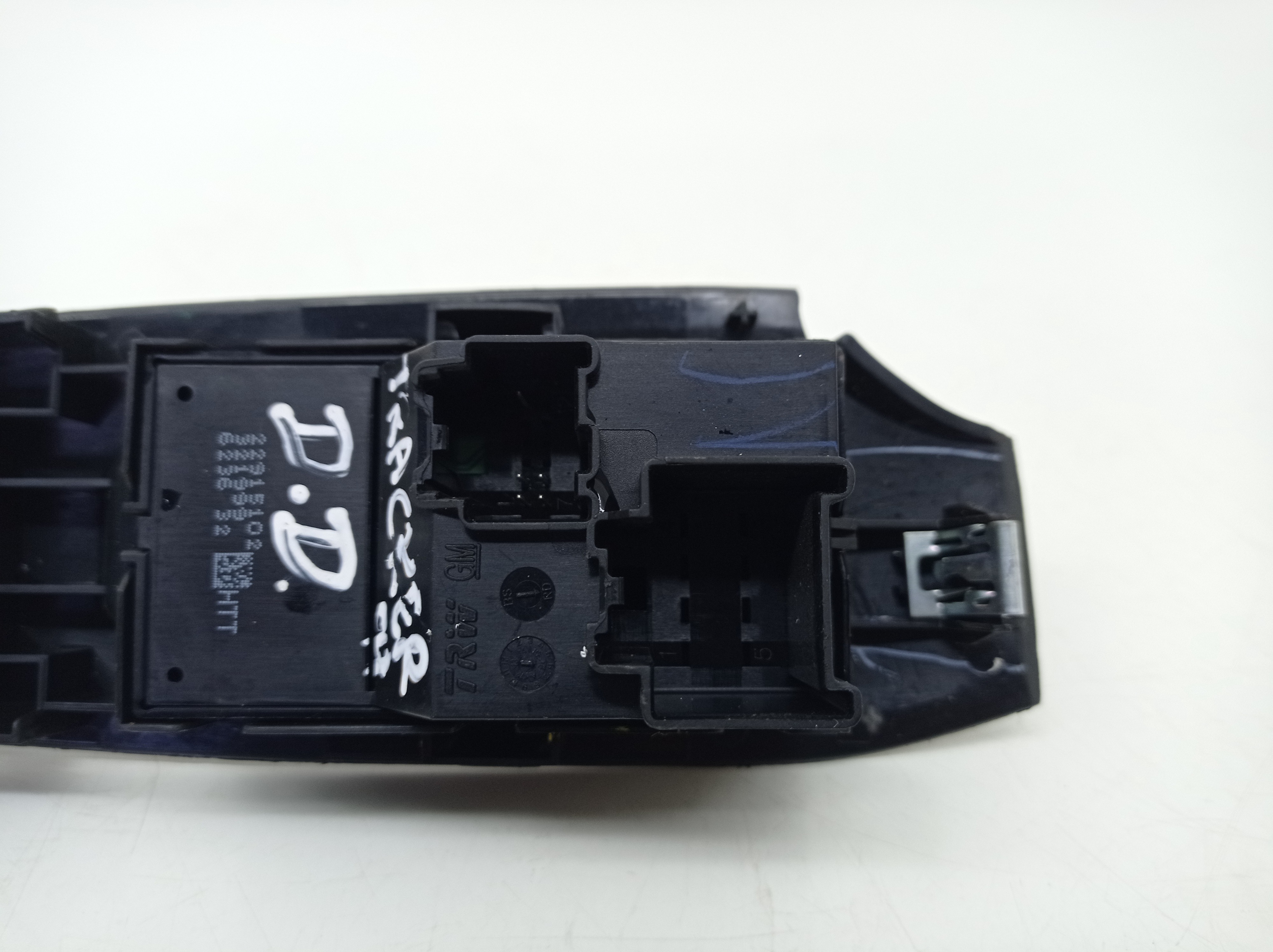 Botao Vidro Dianteiro Direito Chevrolet Tracker 2017 5
