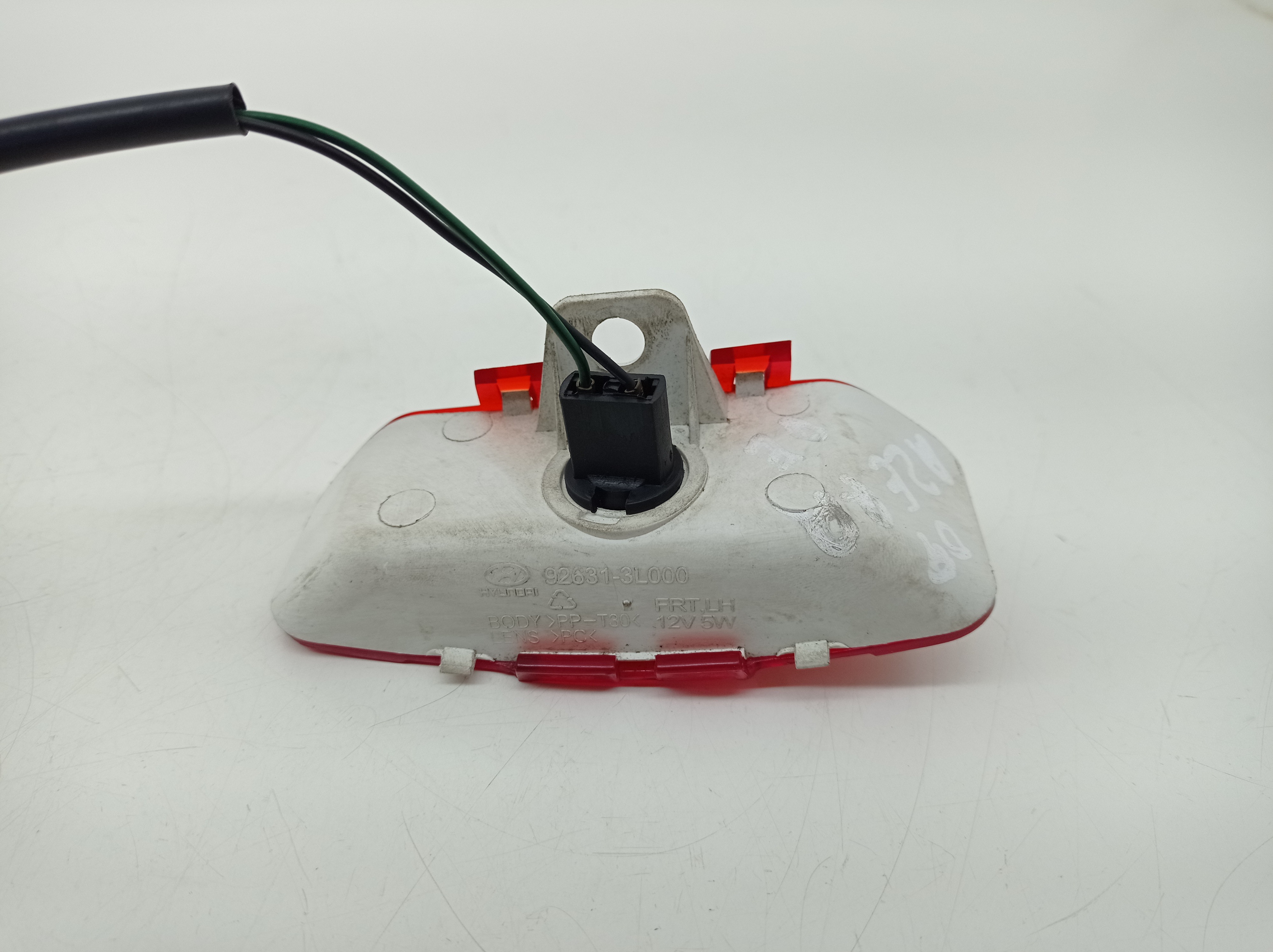 Luz De Porta Dianteira Esquerda Hyundai Azera 3.3 V6 2009  Fêmea Vermelho E Branco Vermelho 3