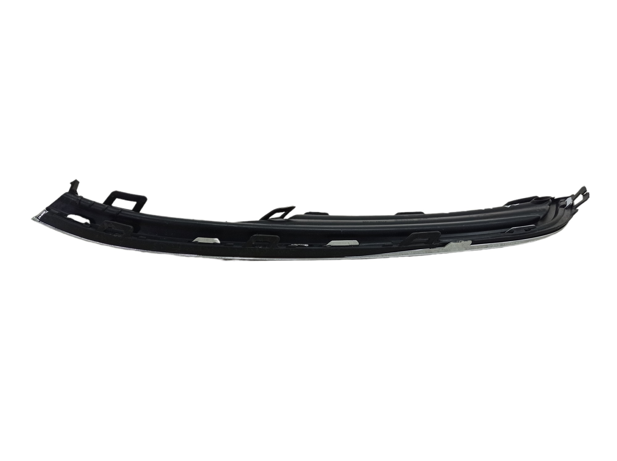Moldura Direita Parachoque Dianteiro Volkswagen Golf 2017 – Preto – Direito 3