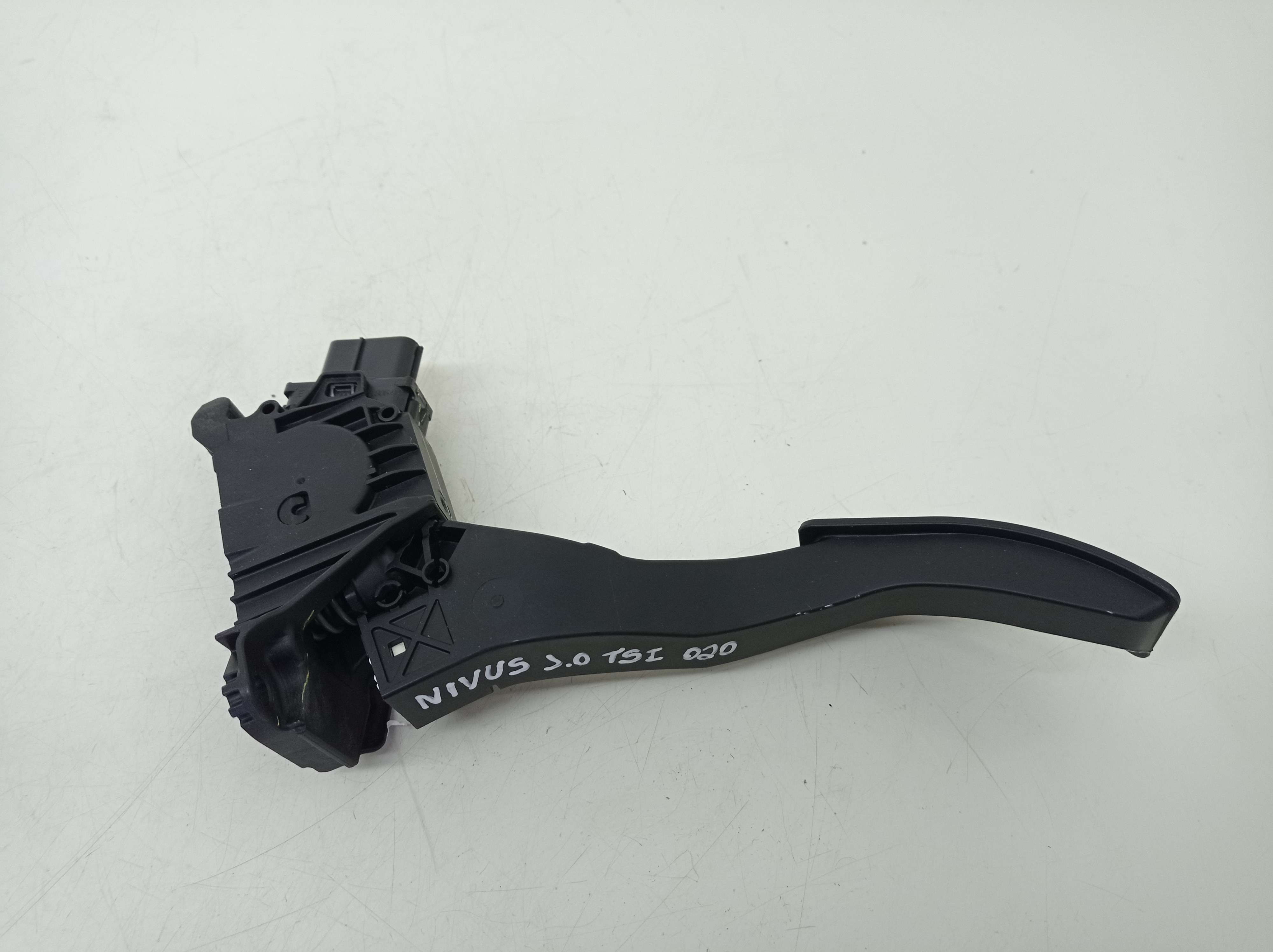 Pedal Acelerador Volkswagen Nivus 1.0 3cc Tsi 2021 Aut 3