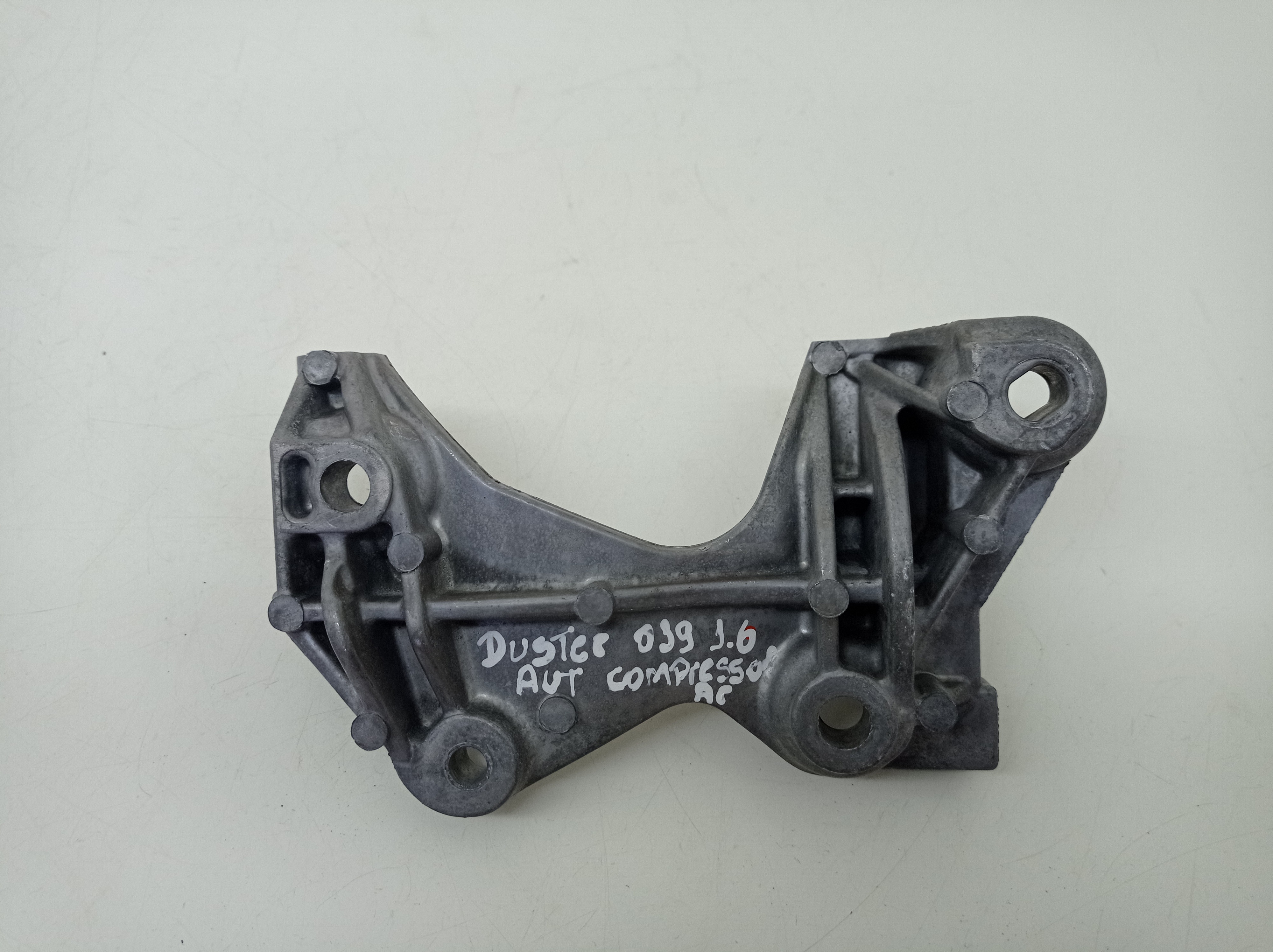 Suporte Compressor Renault Duster 1.6 2019 Automatico
