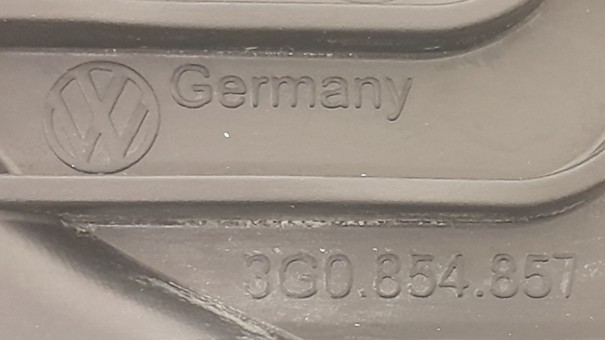 Aplique Traseiro Esquerdo Volkswagen Passat Tsi 2.0 16v 2018 4