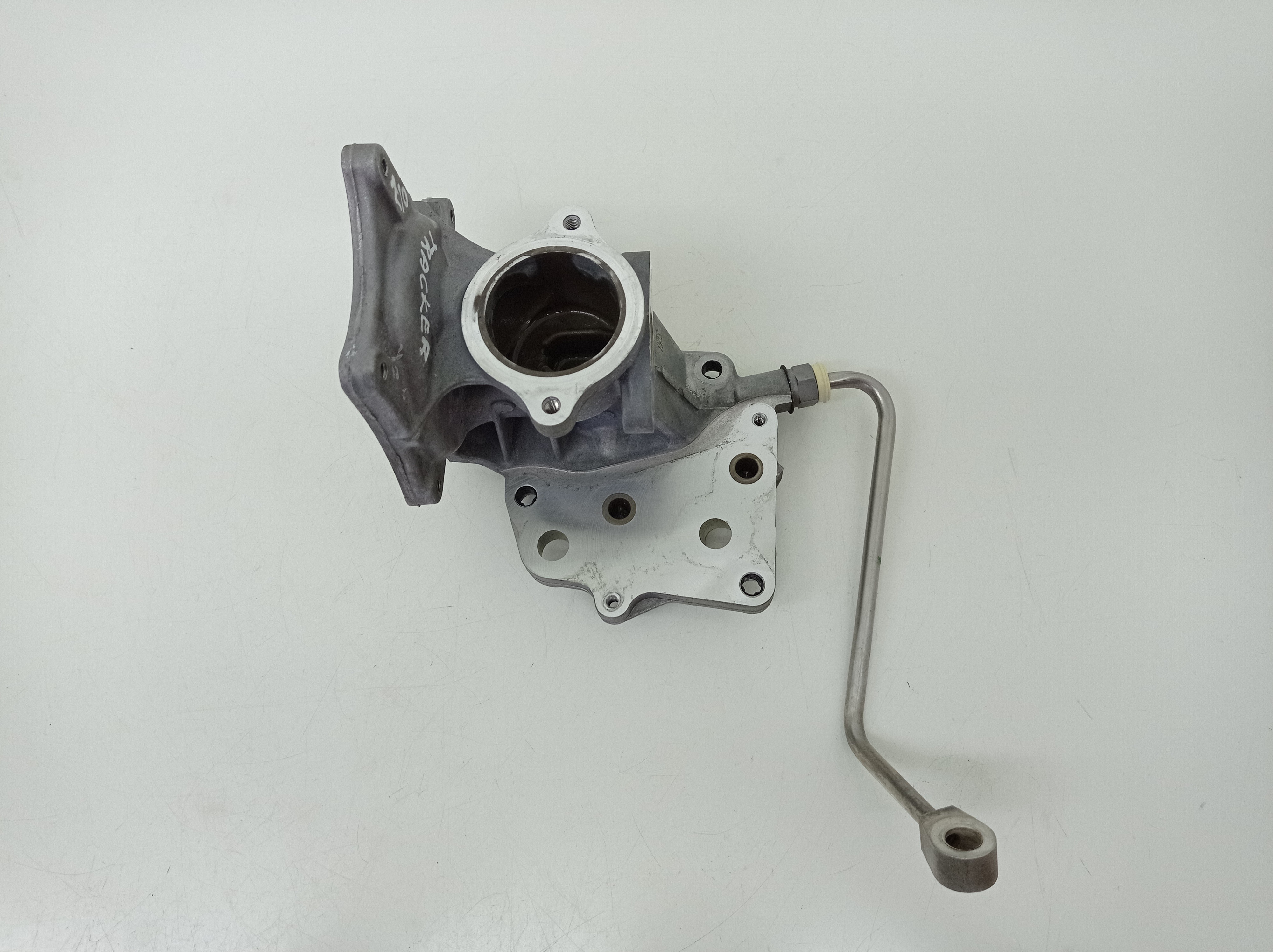 Cavalete Da Valvula Termostatica Chevrolet Tracker 1.4 2017 4