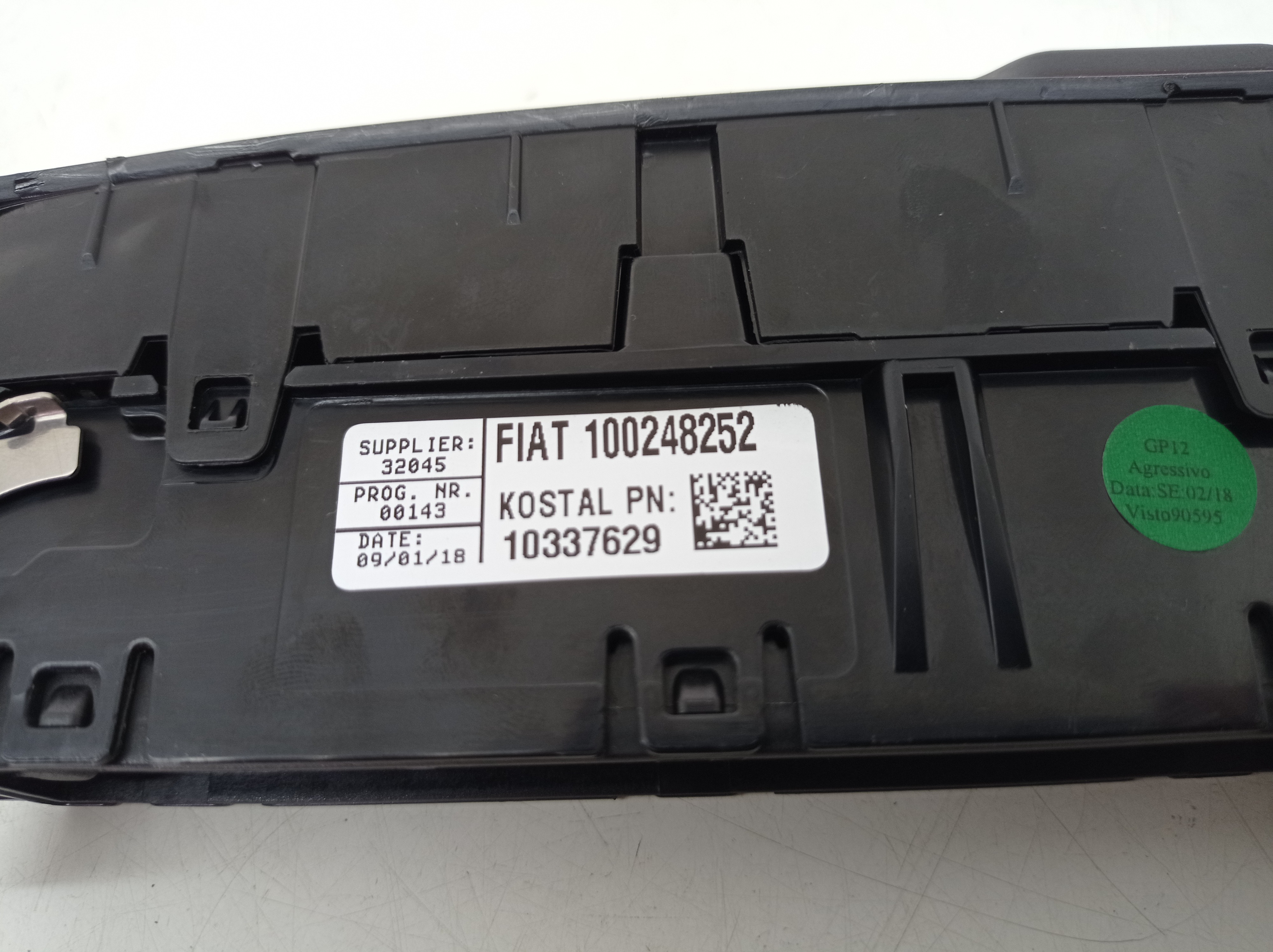 Botao Pisca Alerta Fiat Argo 2018  – Preto 8