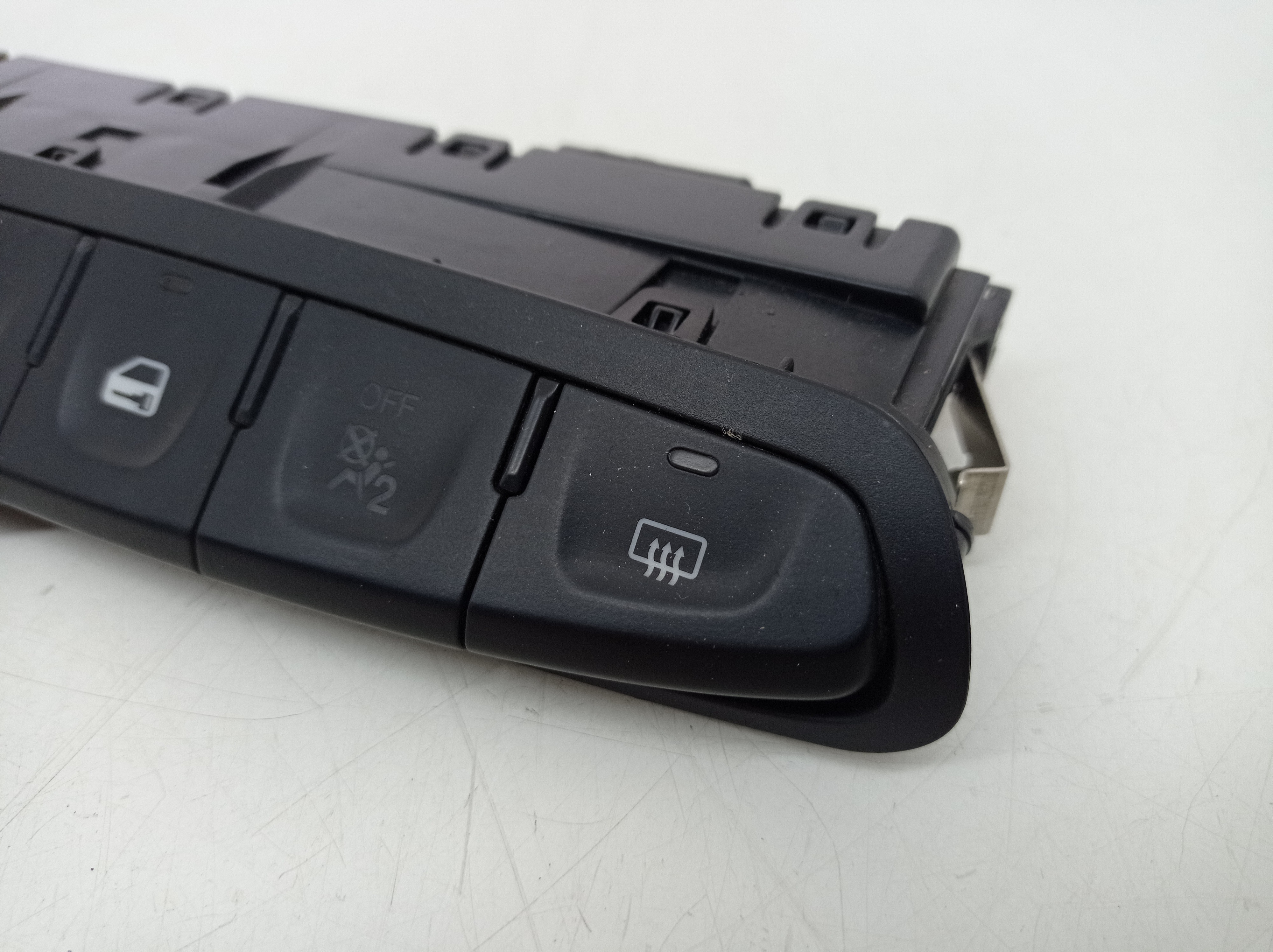 Botao Pisca Alerta Fiat Argo 2018  – Preto 3