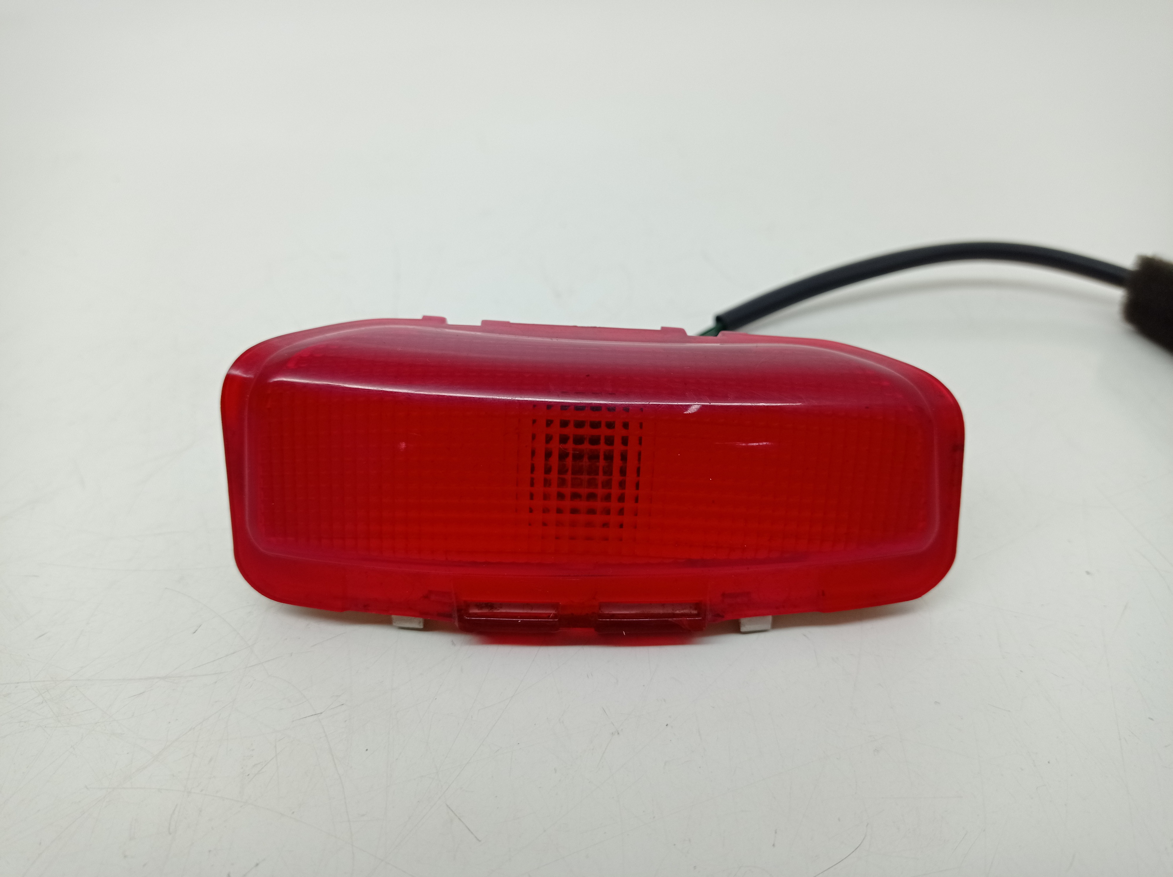 Luz De Porta Dianteira Esquerda Hyundai Azera 3.3 V6 2009  Fêmea Vermelho E Branco Vermelho 2