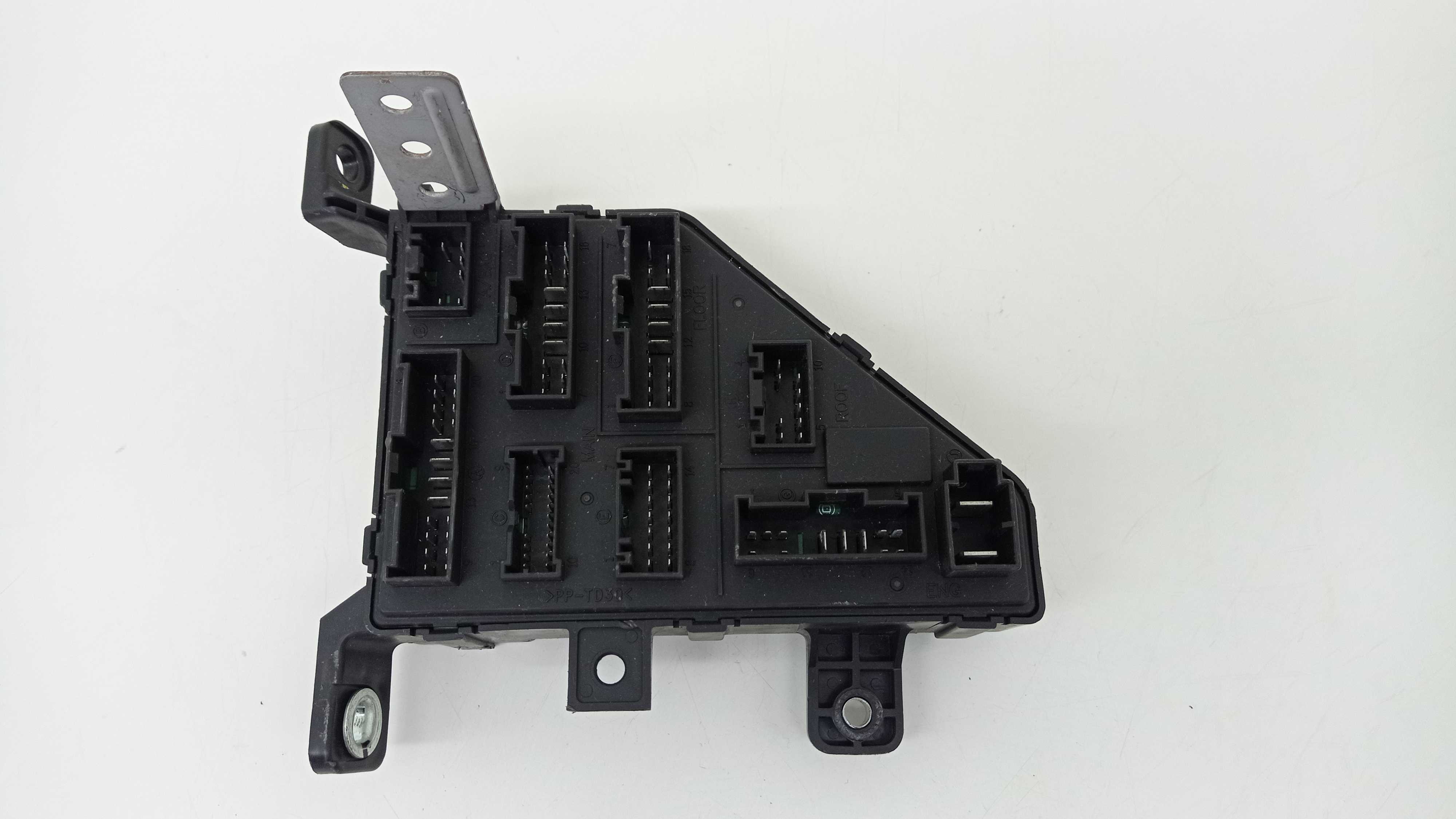 Caixa De Fusivel Interna Hyundai Tucson 2.7 V6 4×4 2007