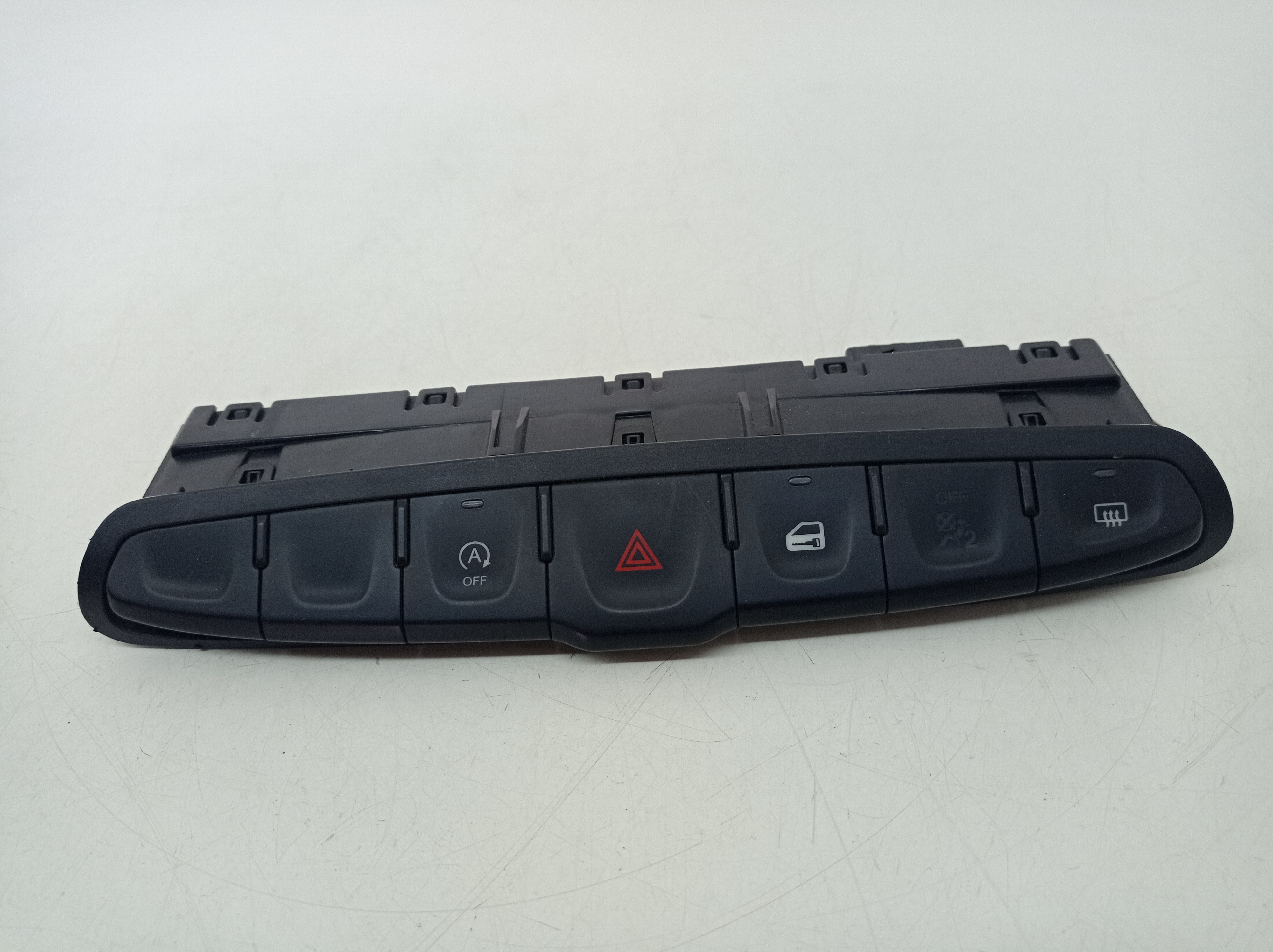 Botao Pisca Alerta Fiat Argo 2018  – Preto