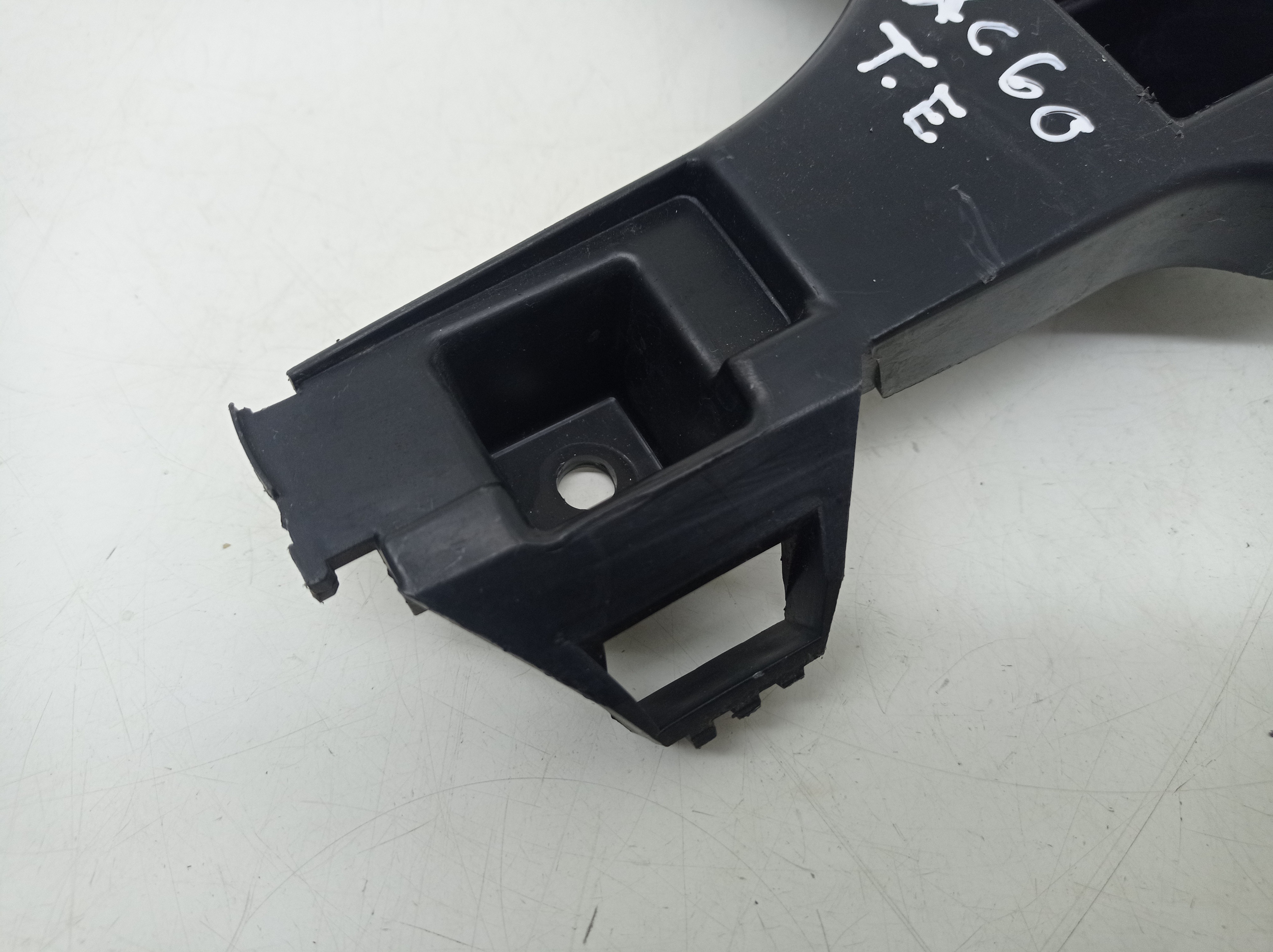 Guia Parachoque Traseiro Esquerdo Volvo Xc60 T6 2011 5