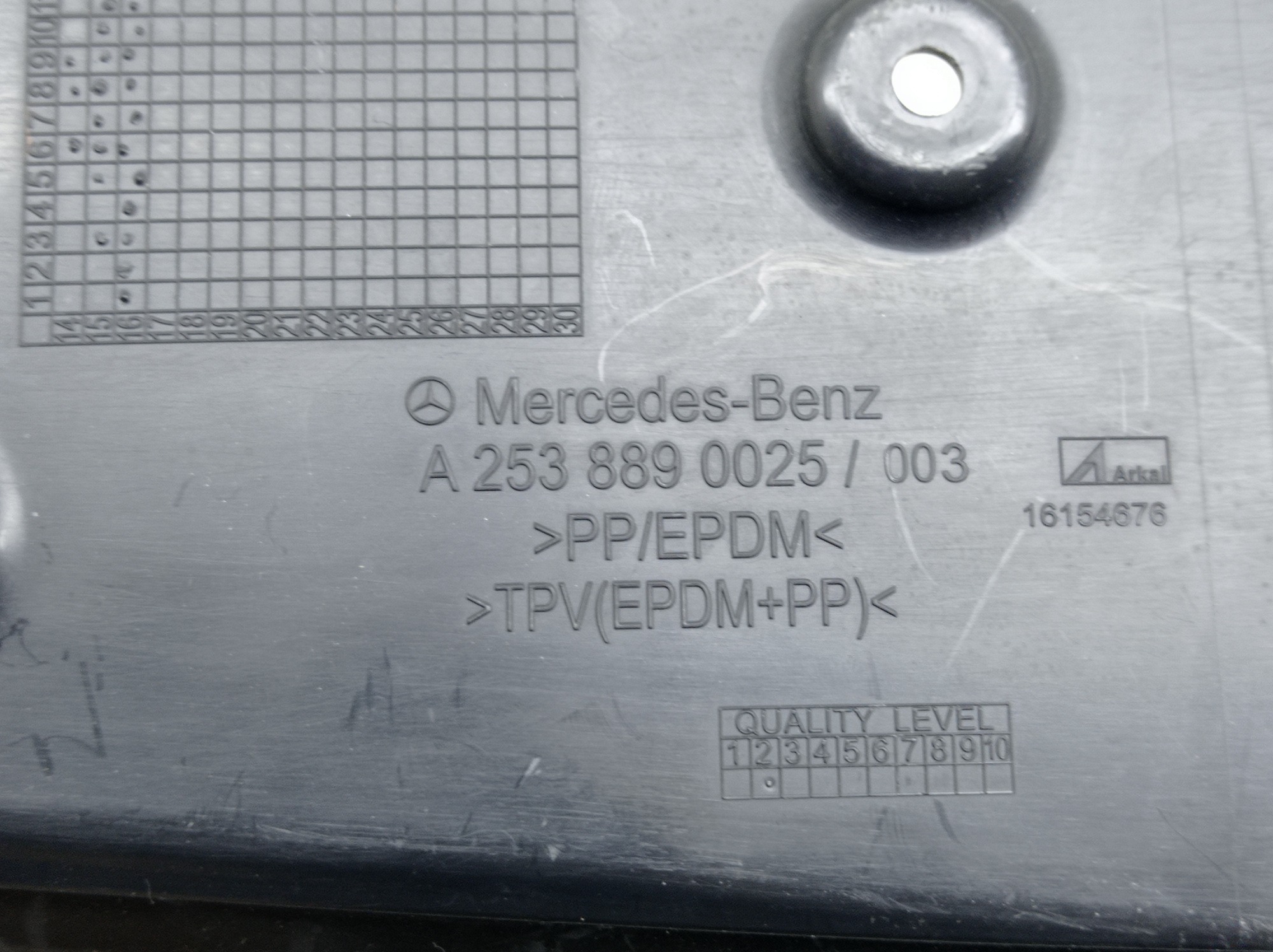 Acabamento Paralama Esquerdo Mercedes Glc 250 2017 Preto 6