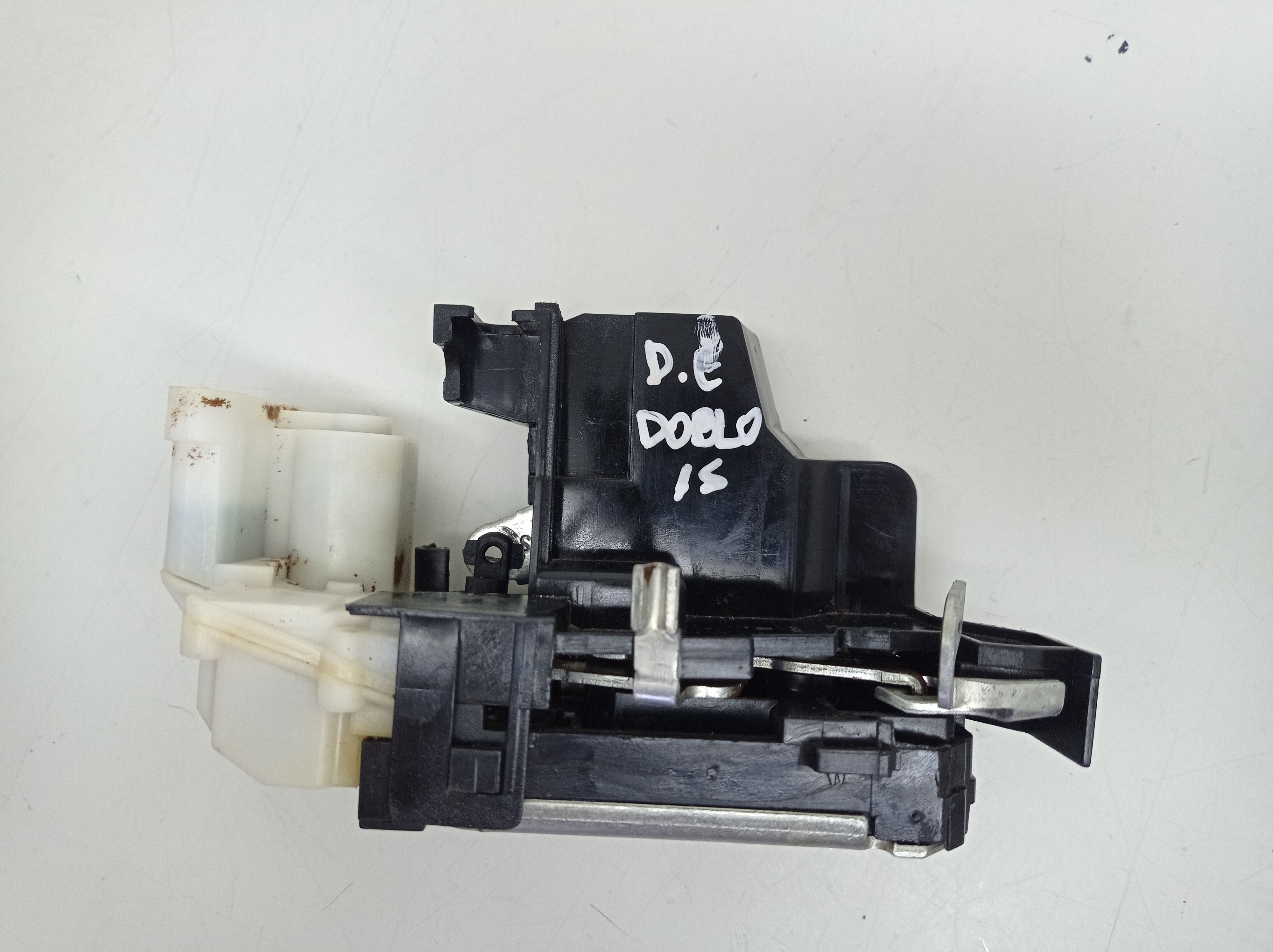 Fechadura Porta Dianteira Esquerda Fiat Doblo 2015