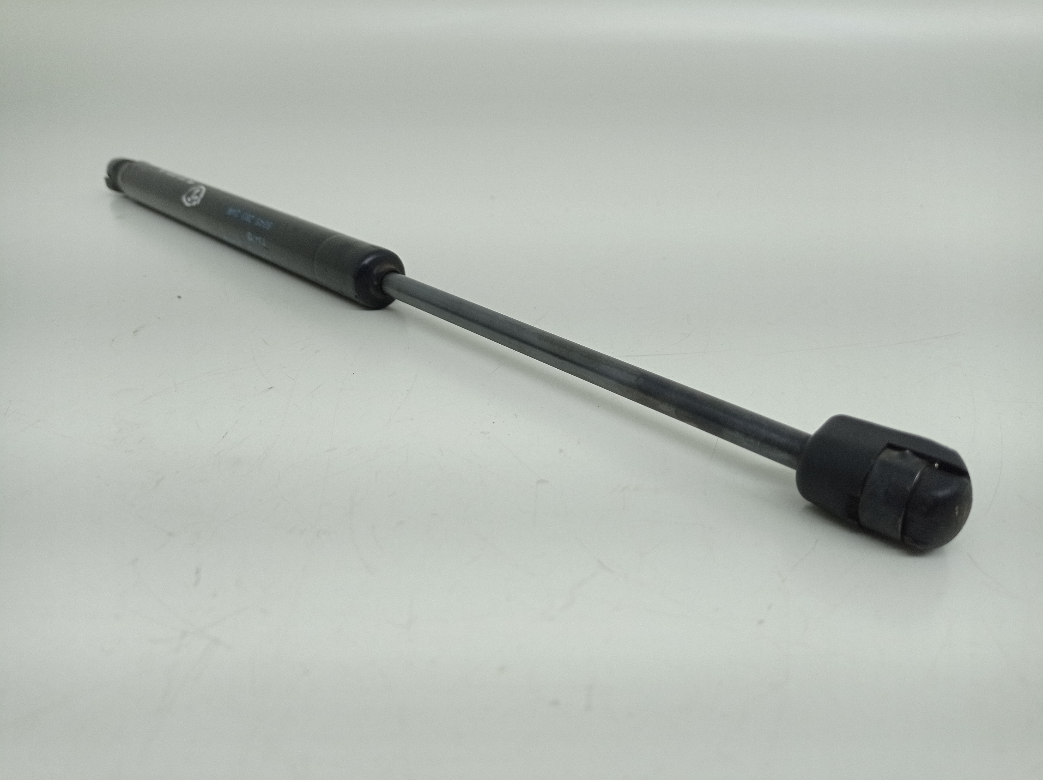 Amortecedor Tampa Tras Renault Duster 2014 3