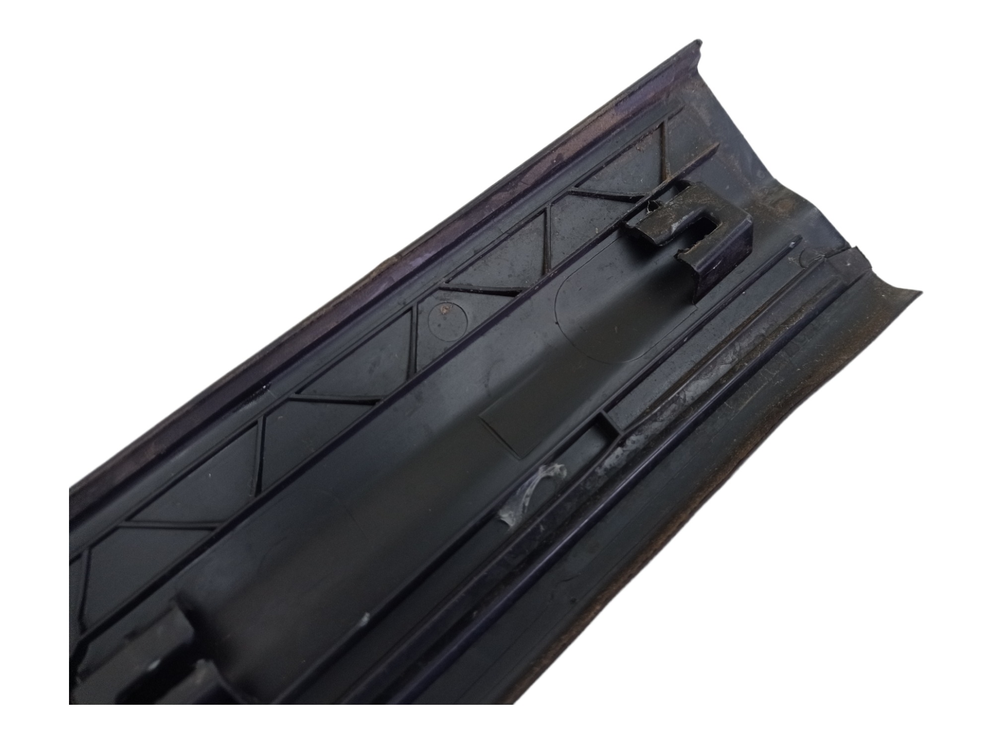 Acabamento Superior Central Vidro Traseiro Fiat Toro 2017 – Preto 6