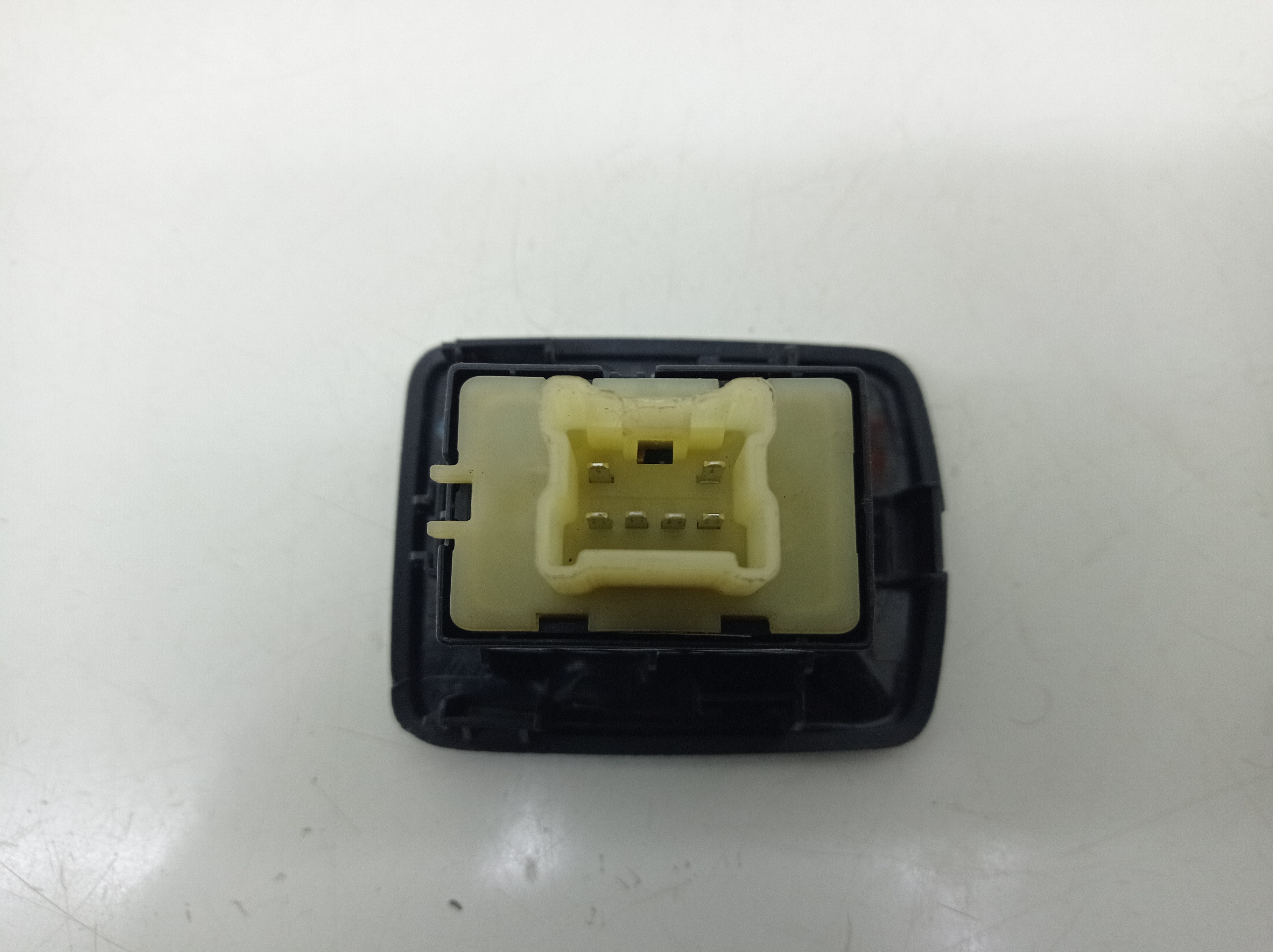 Botao Vidro Dianteiro Direito Renault Sandero 2016 5