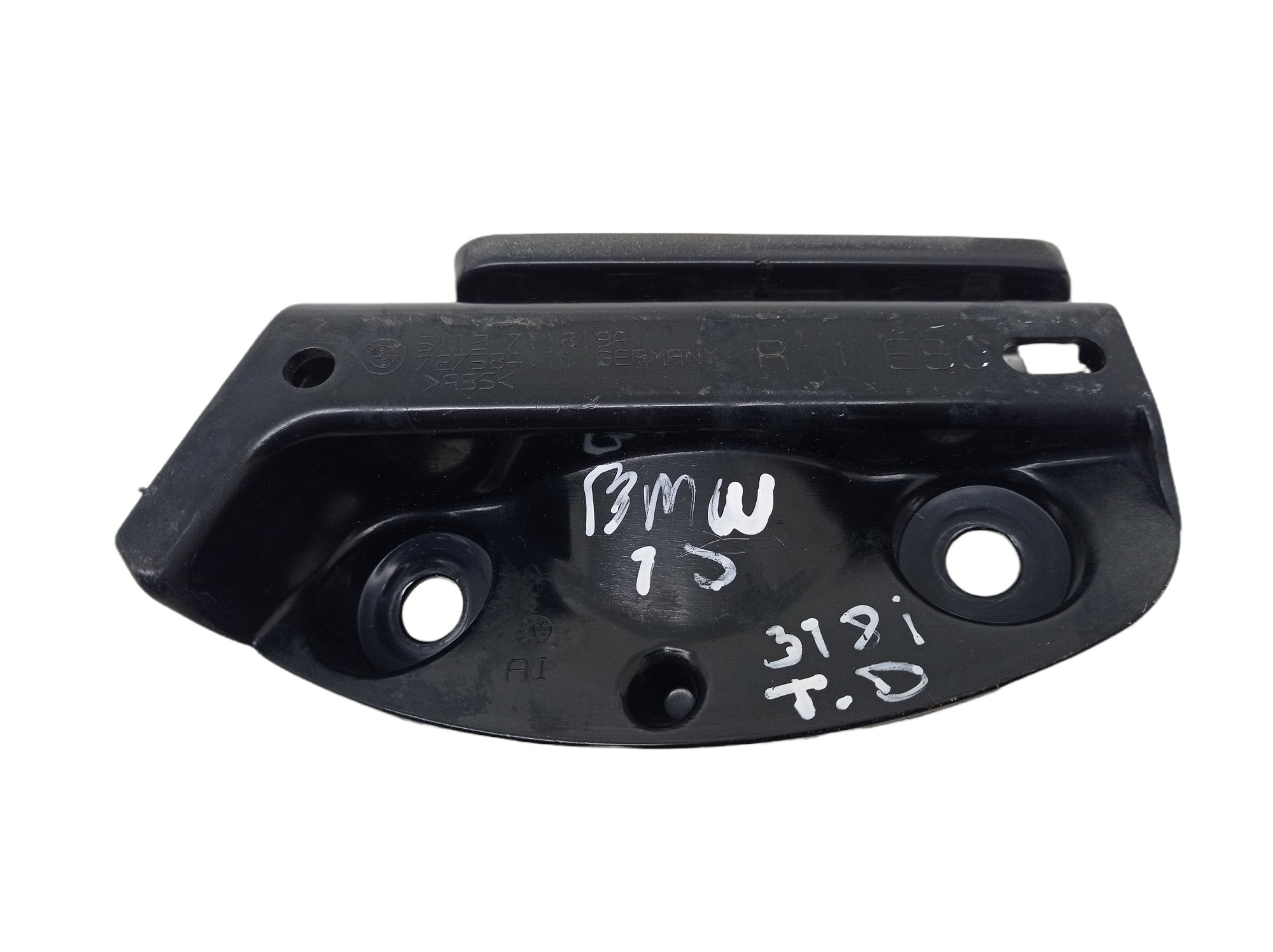 Guia Parachoque Traseiro Direito Bmw 318i 2012