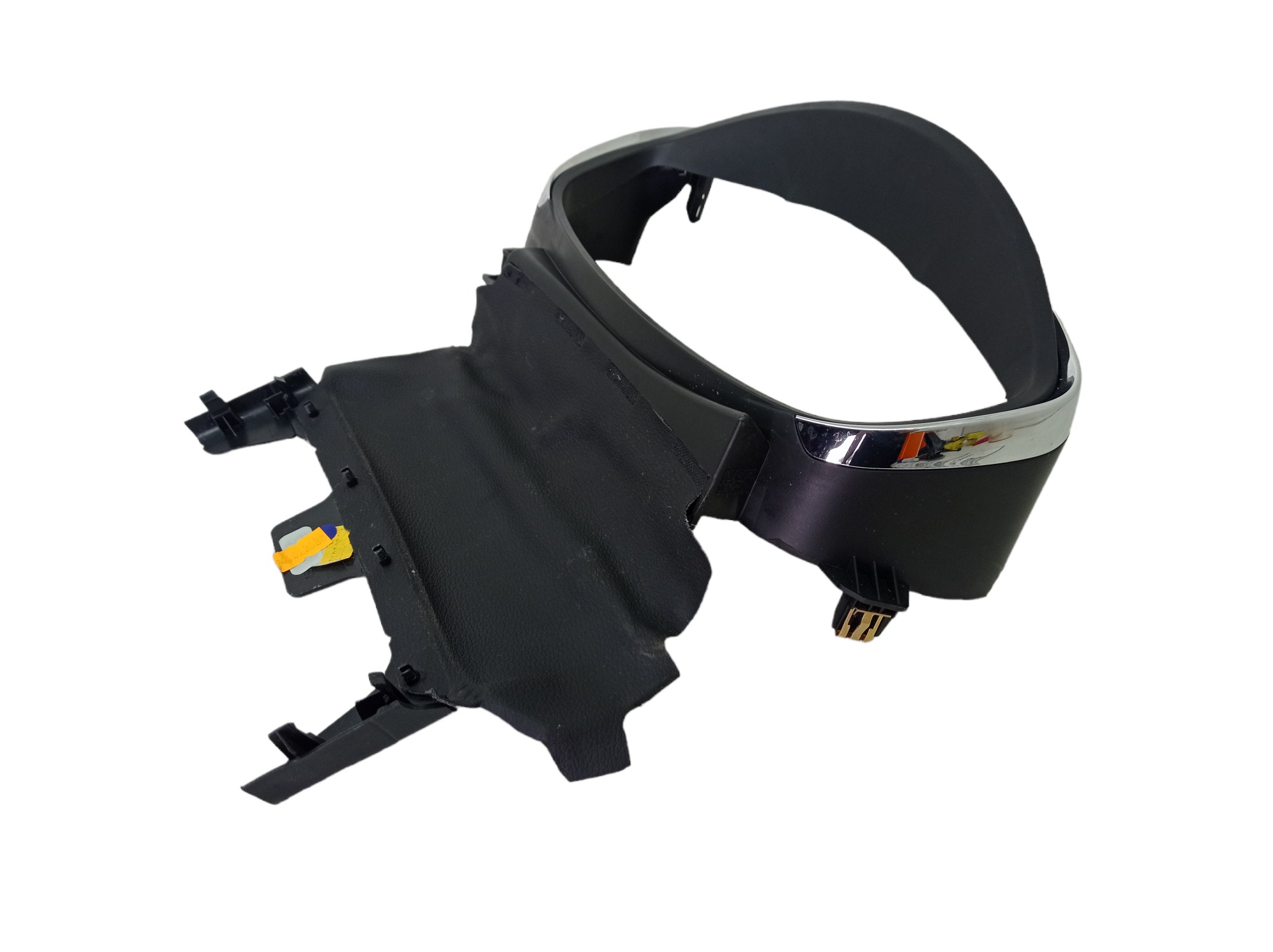 Moldura Painel De Instrumentos Chevrolet Tracker 2019 3