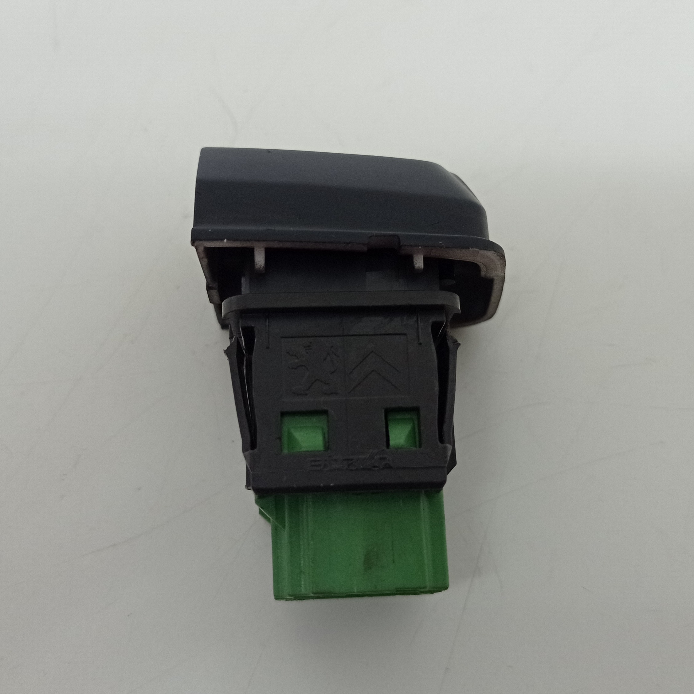 Botao Trava Porta Peugeot 208 2014 5