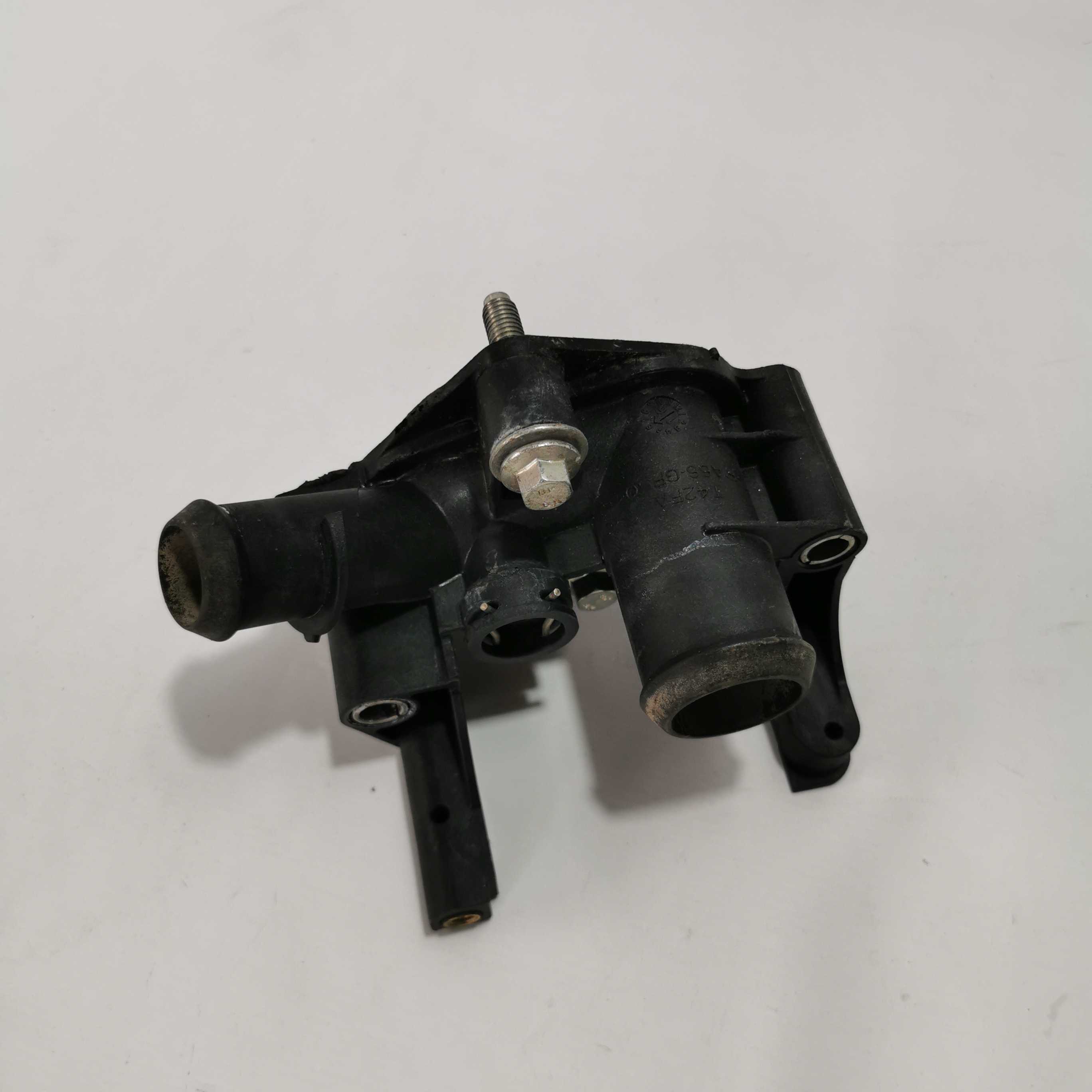 Carcaça Válvula Termostática Ford Ka Se F3b58k556 3