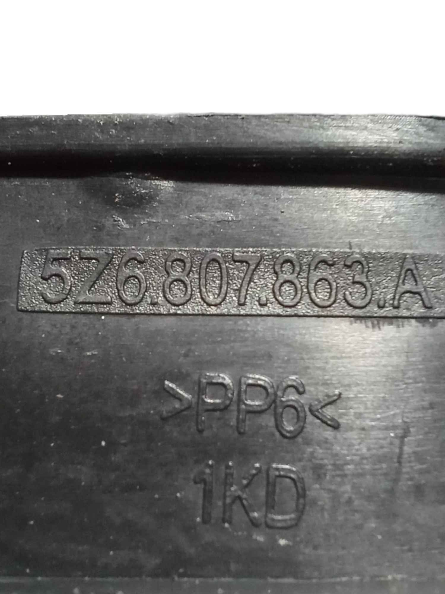 Guia Para-choque Traseiro Esquerdo Crossfox 2011 5z6807863 3