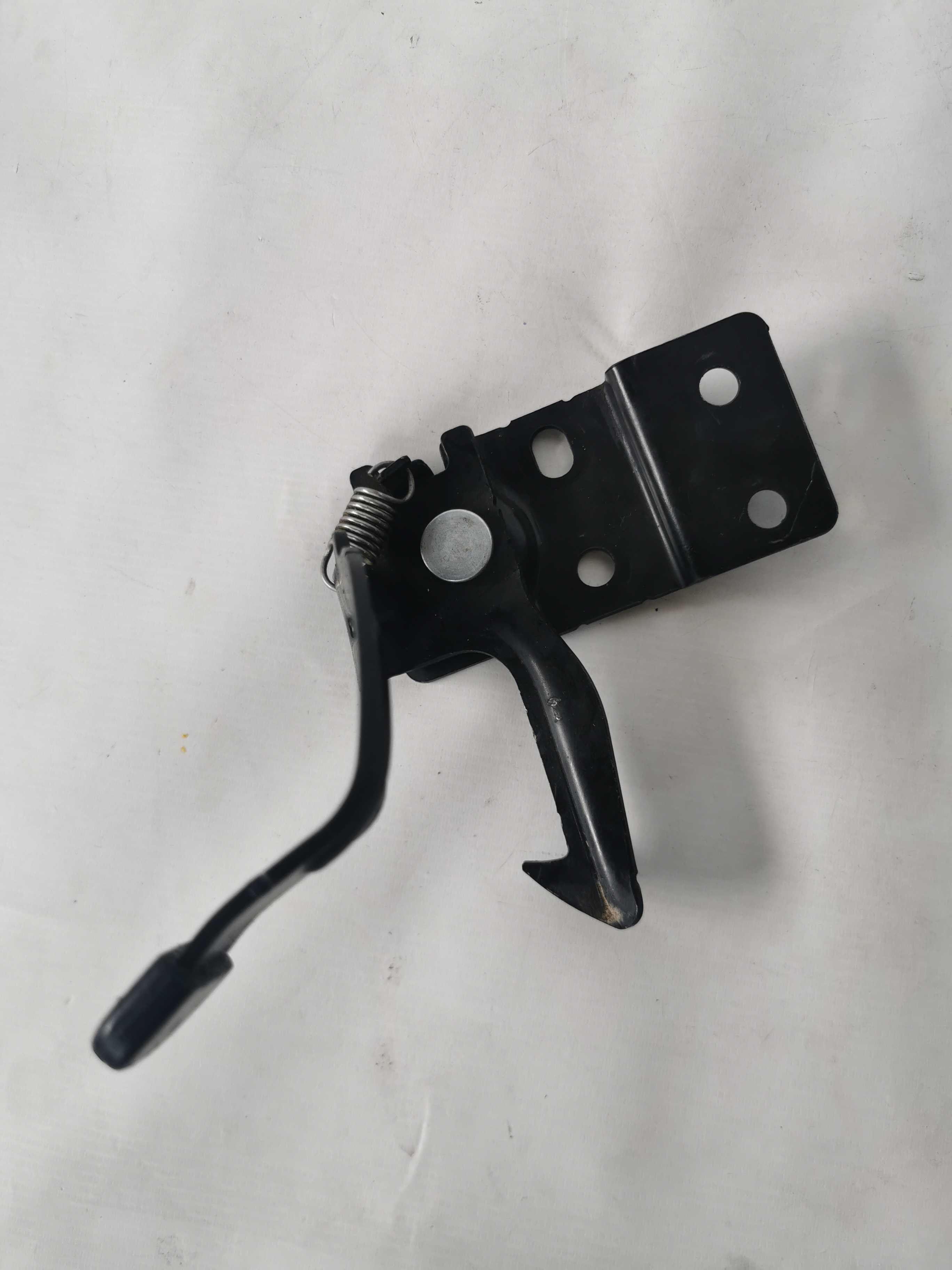 Fechadura Do Capô Nissan Versa 2019/2020 2