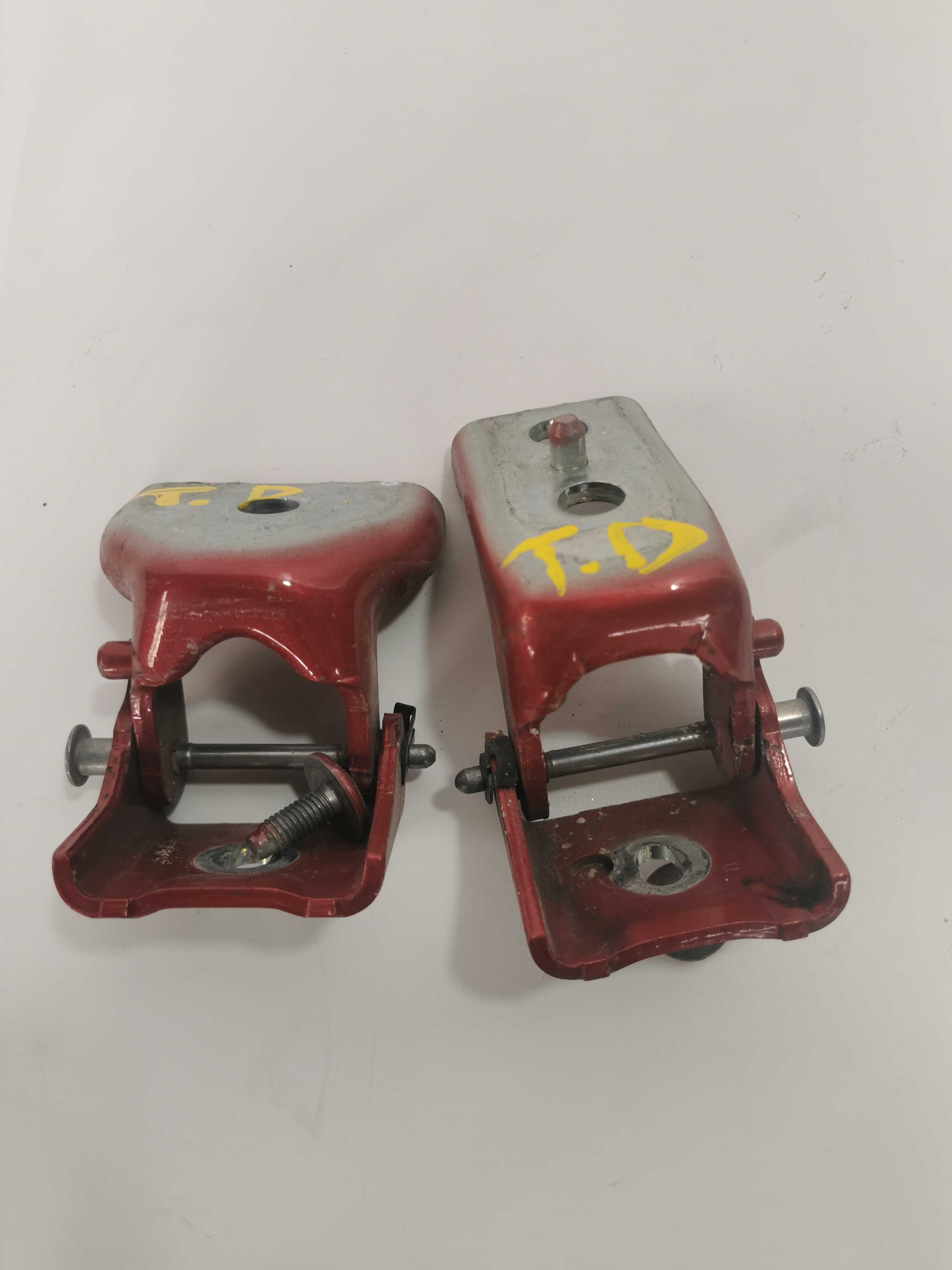 Dobradiça Traseira Direita Citroen C3 Glx 2012 3