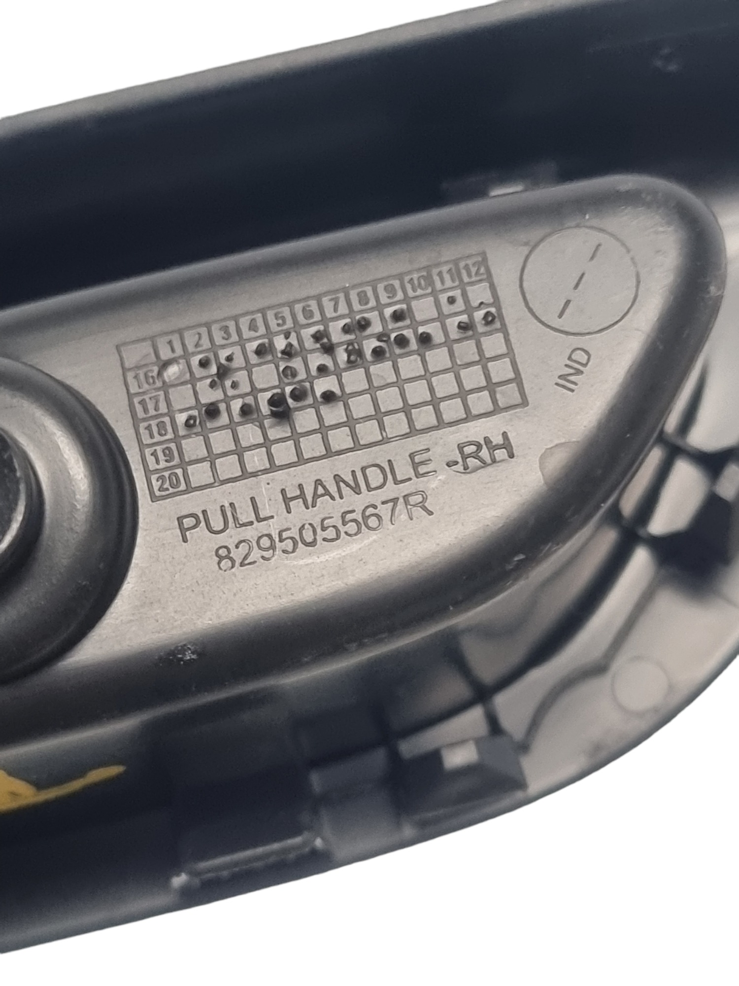 Puxador Porta Traseira Direita Renault Kwid 2019 829505567 2