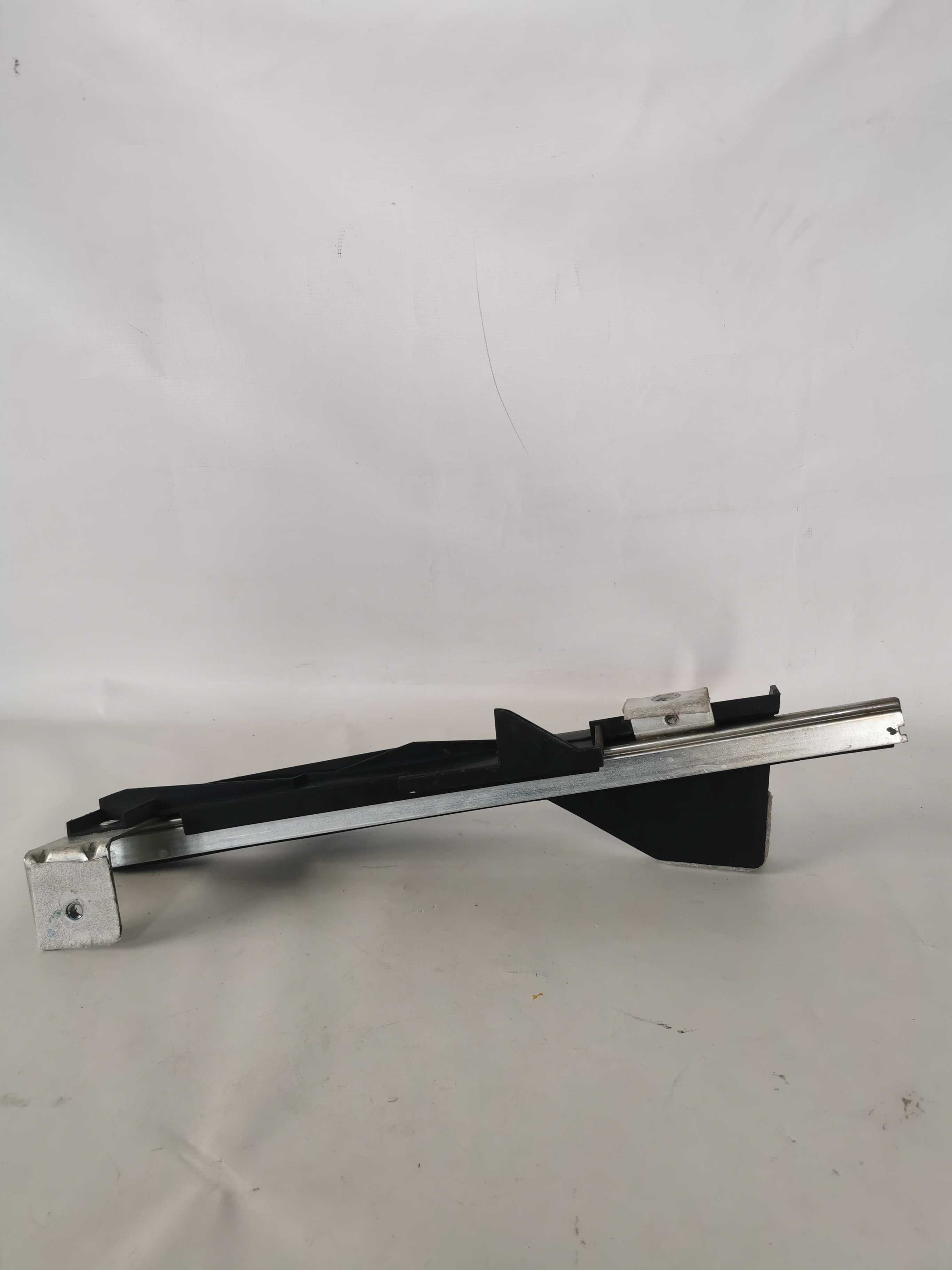 Guia do vidro dianteiro esquerdo Ford EcoSport xlt 2009 2n15n223 3