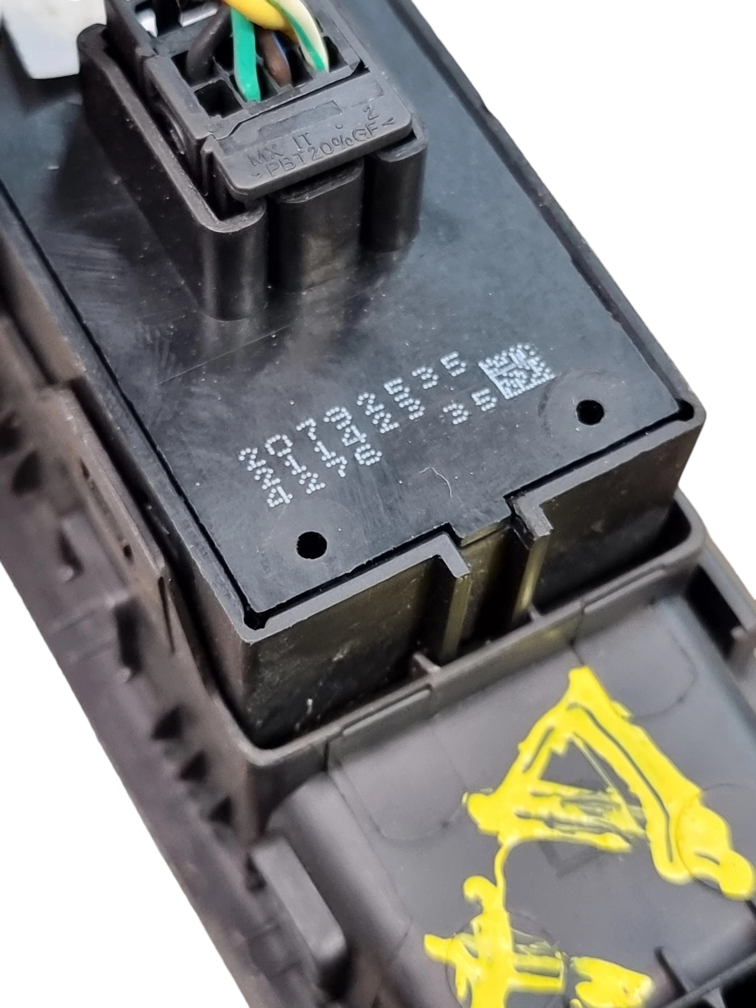 Botão Vidro Elétrico Tras Direito Onix Ltz 2016 20792535 3