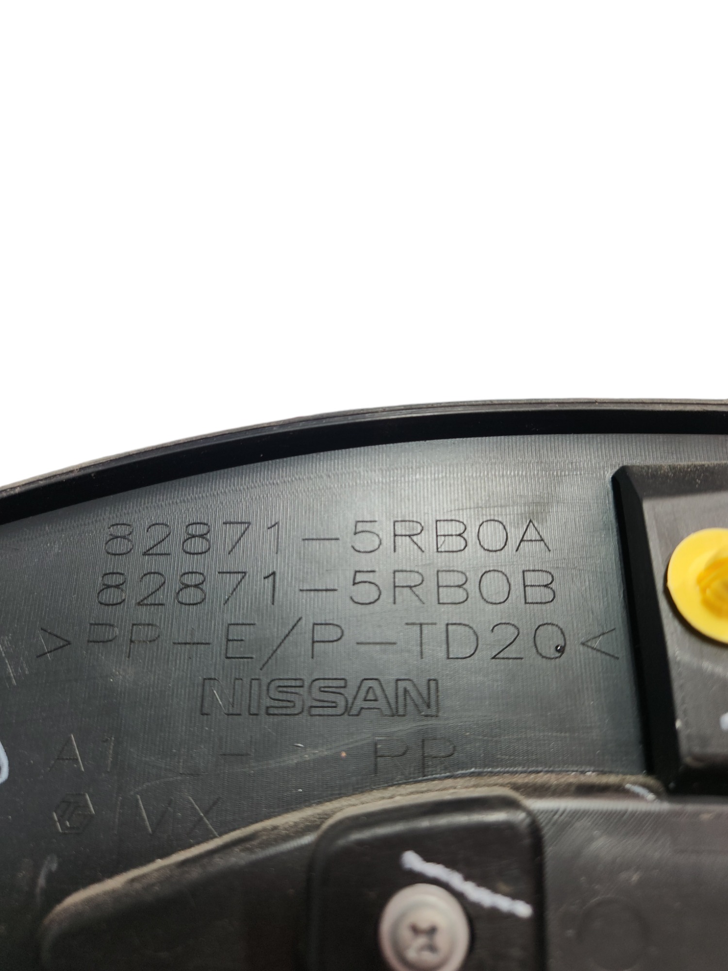 Friso Traseiro Esquerdo Nissan Kicks 2019 828715rb0a 3