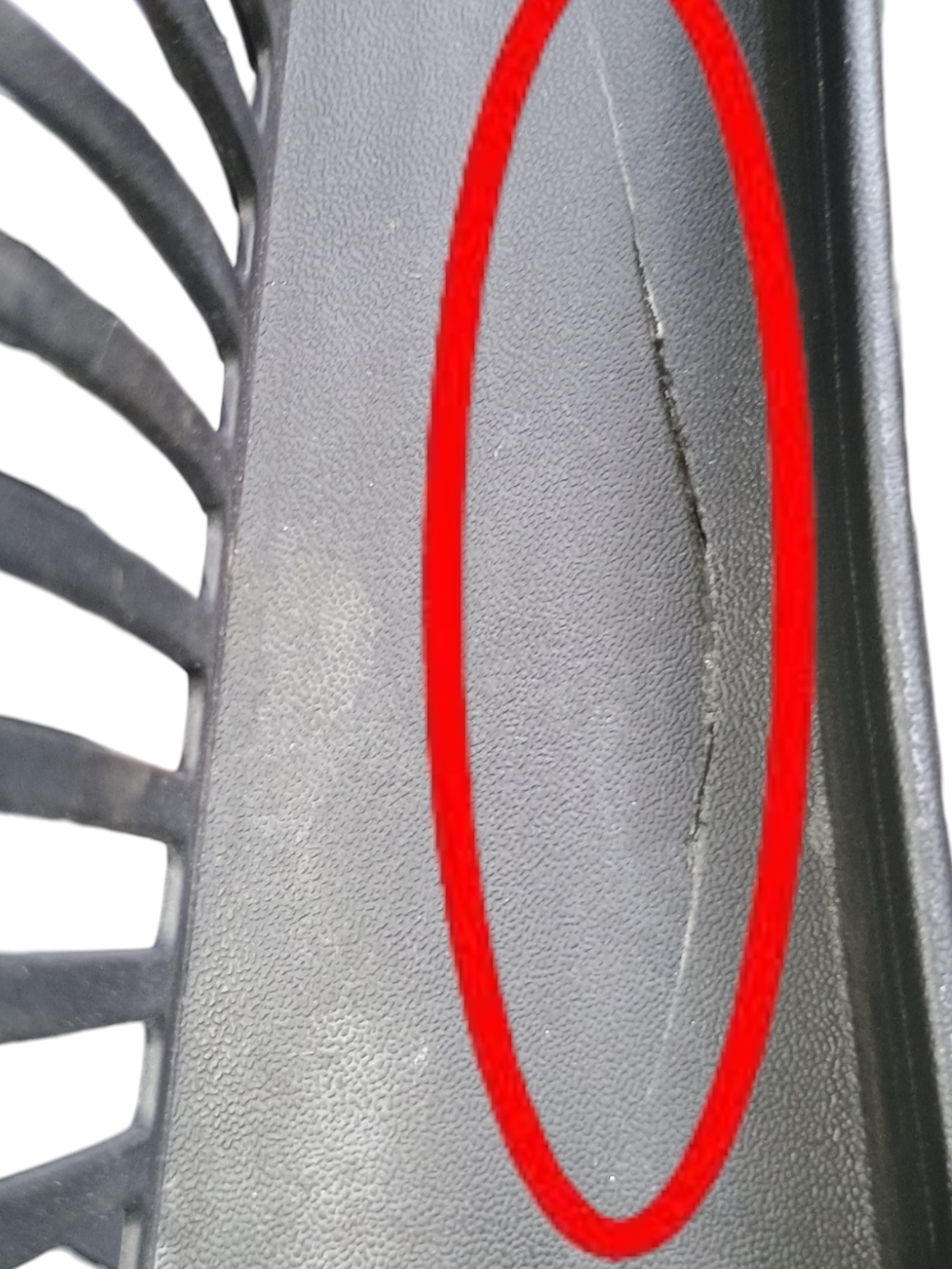 Grade Churrasqueira Direita Vw Virtus 1.0 2018 C/detalhe  Preto A1 4