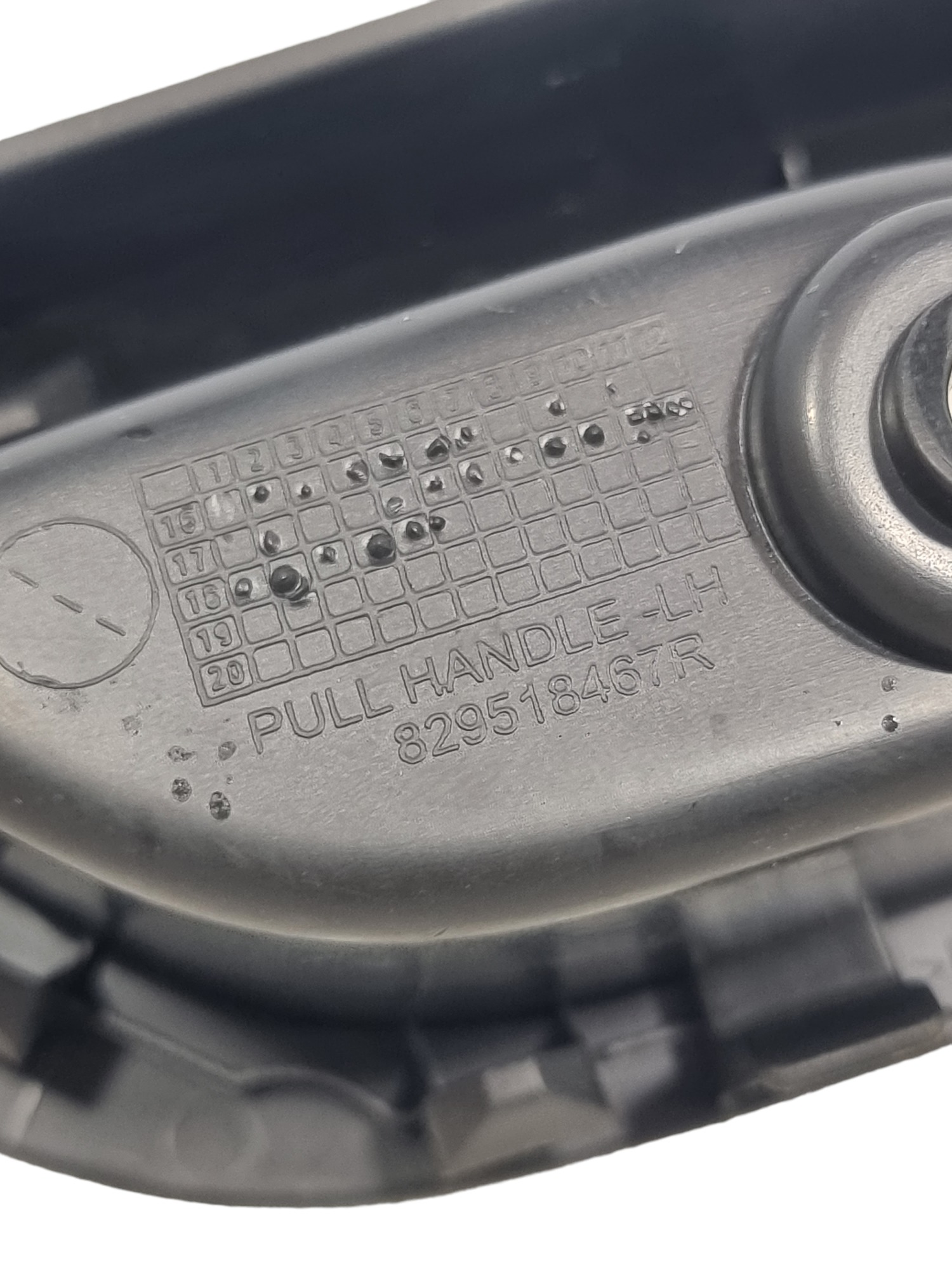 Puxador Porta Tras. Esq Renault Kwid Intense 2019 829518467 3