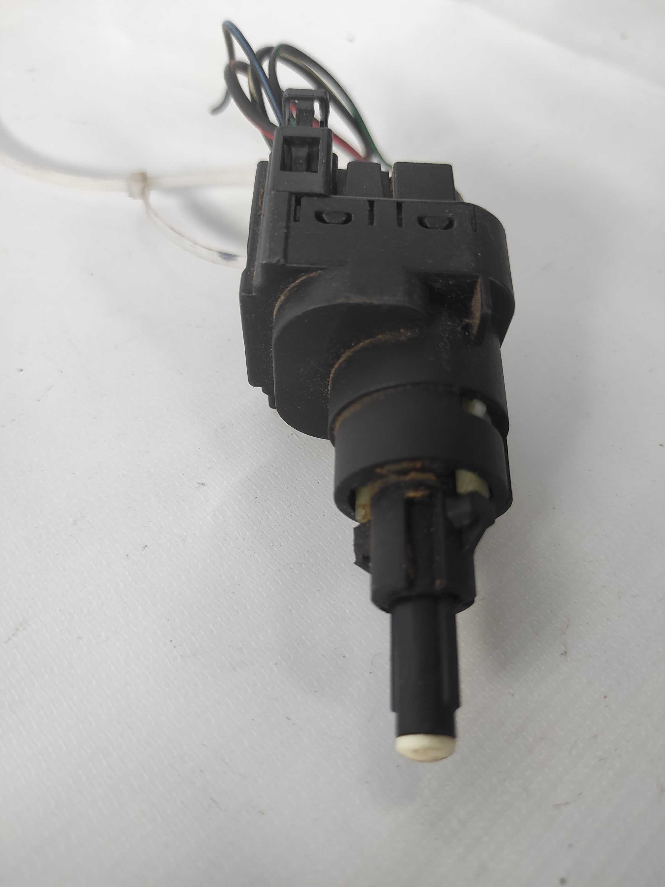 Interruptor Sensor Luz De Freio Gol City 6q0945511 2
