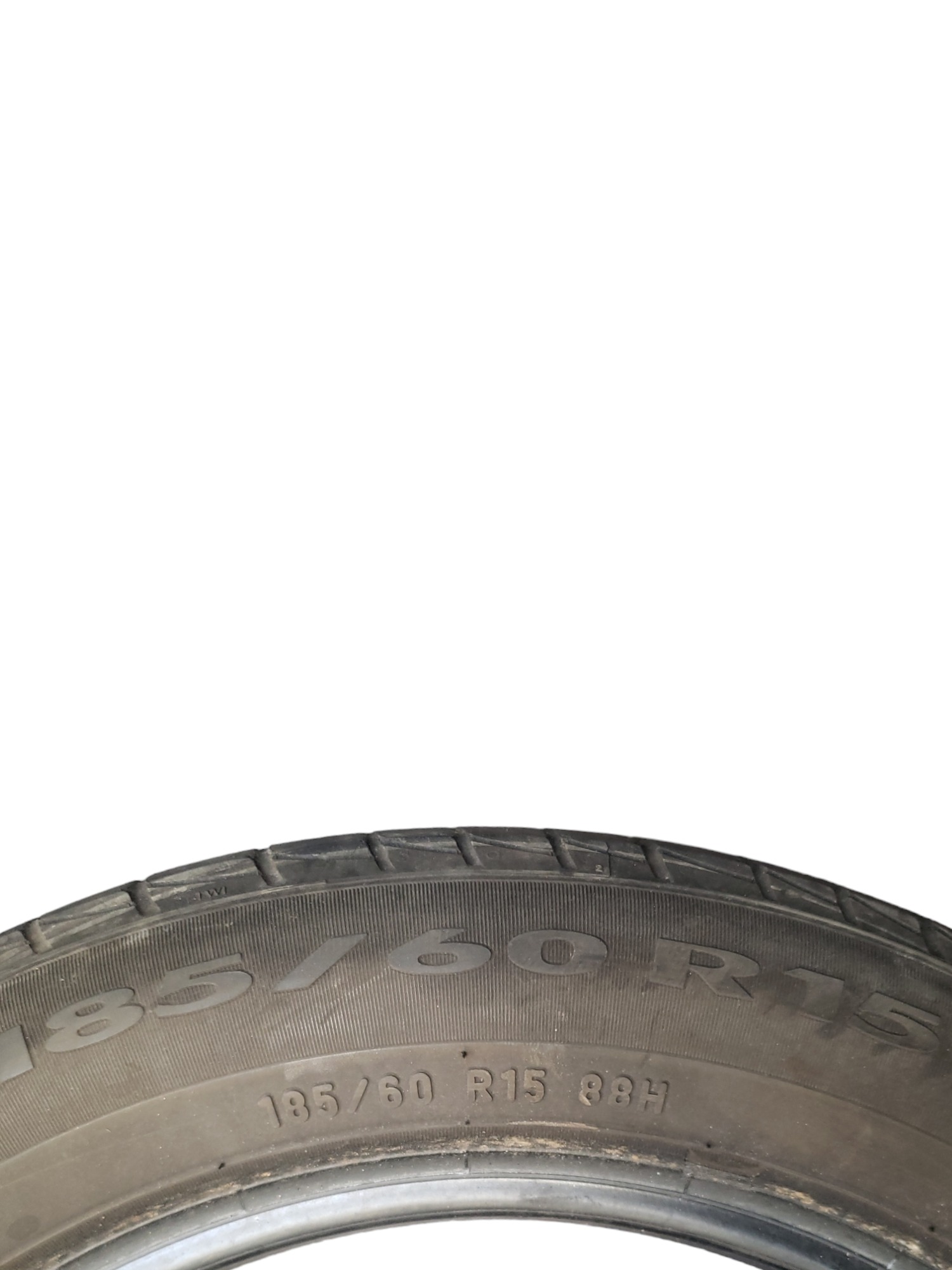 Pneu Usado 185 60 R15 Pirelli A1 4