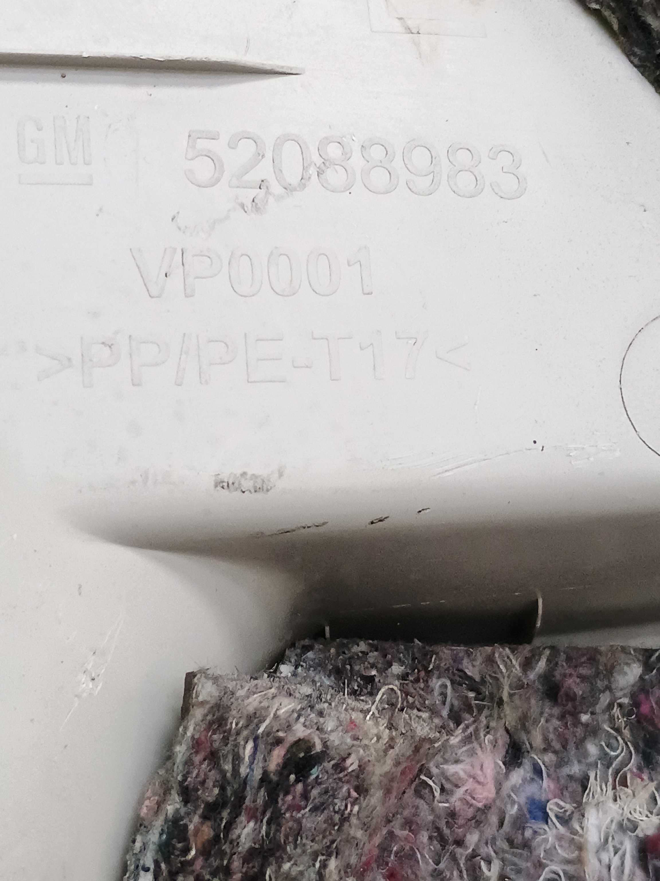 Suporte Tampão Bagagito Traseiro Direito Gm Onix 2019 3