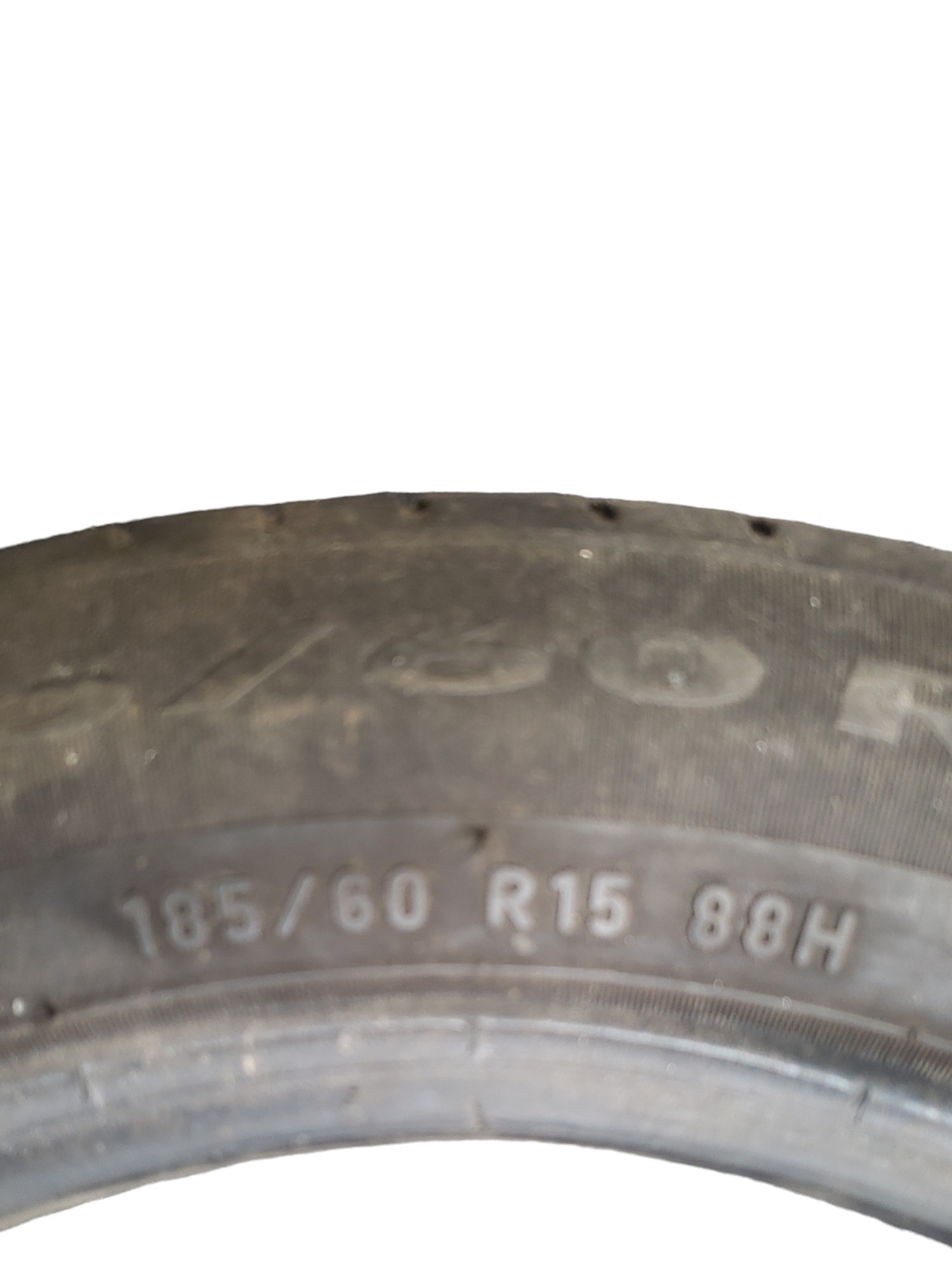 Pneu Usado 185 60 R15 Pirelli  A1 5