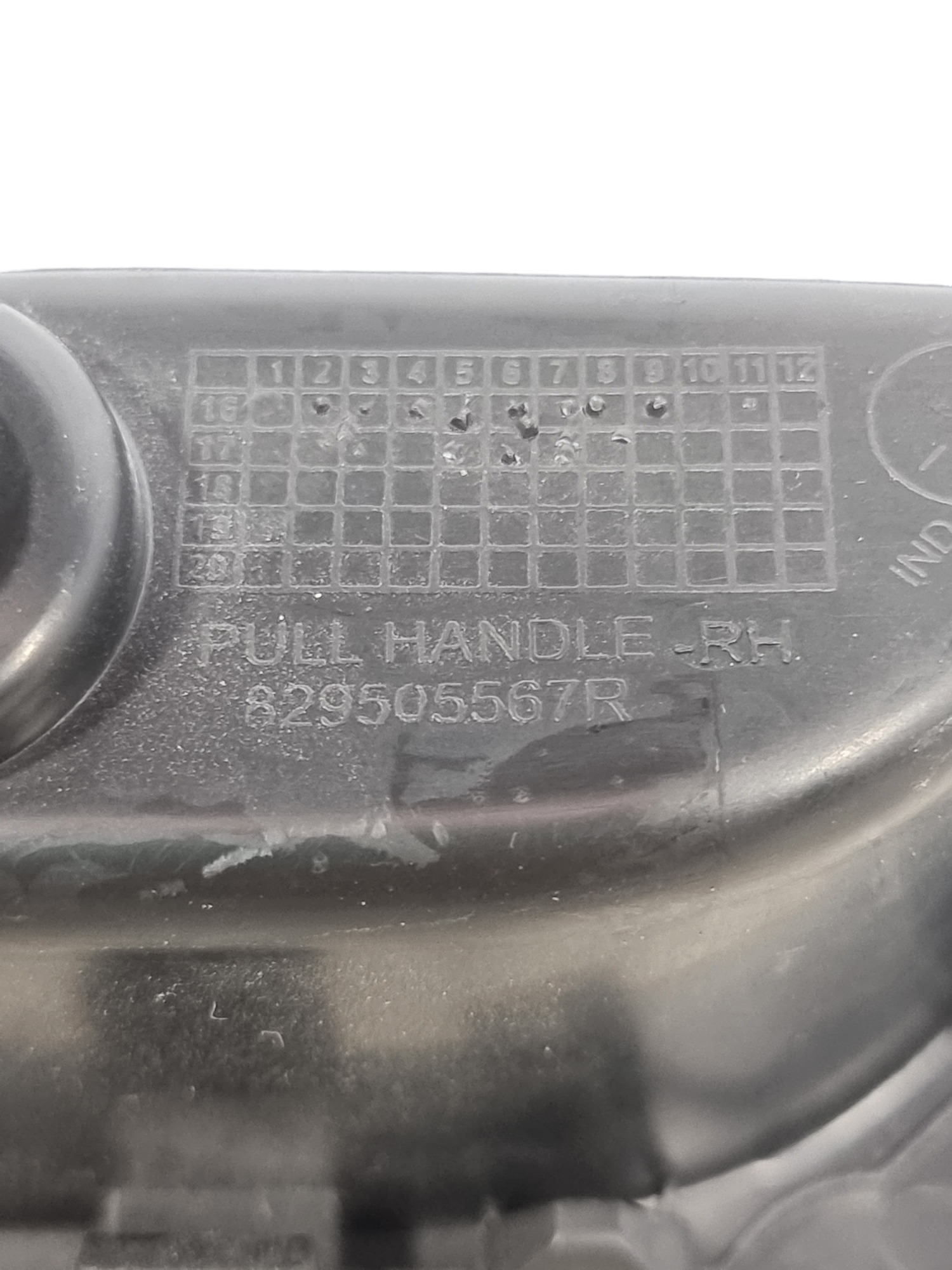 Puxador Porta Tras. Direita Renault Kwid Zen 2018 829505567 3