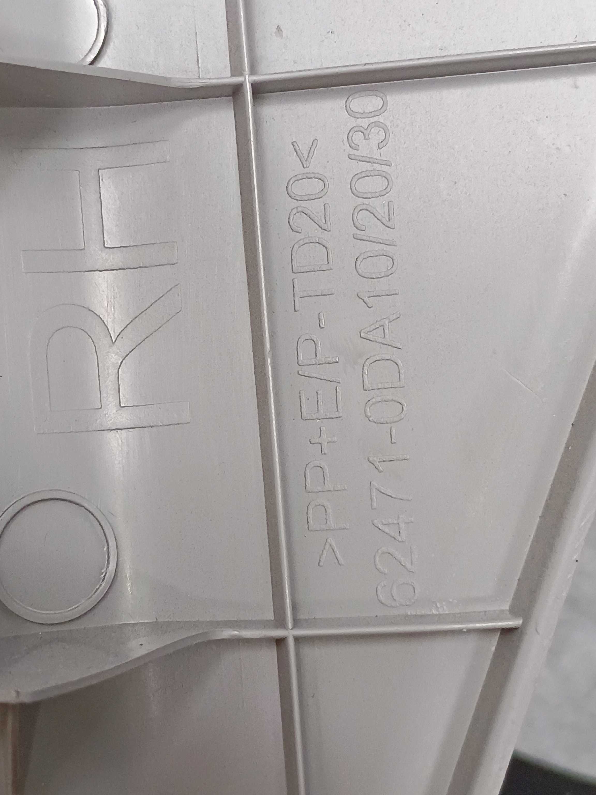 Acabamento Lateral Tras Dir Toyota Yaris Sedan 1.5 16v 2020 3