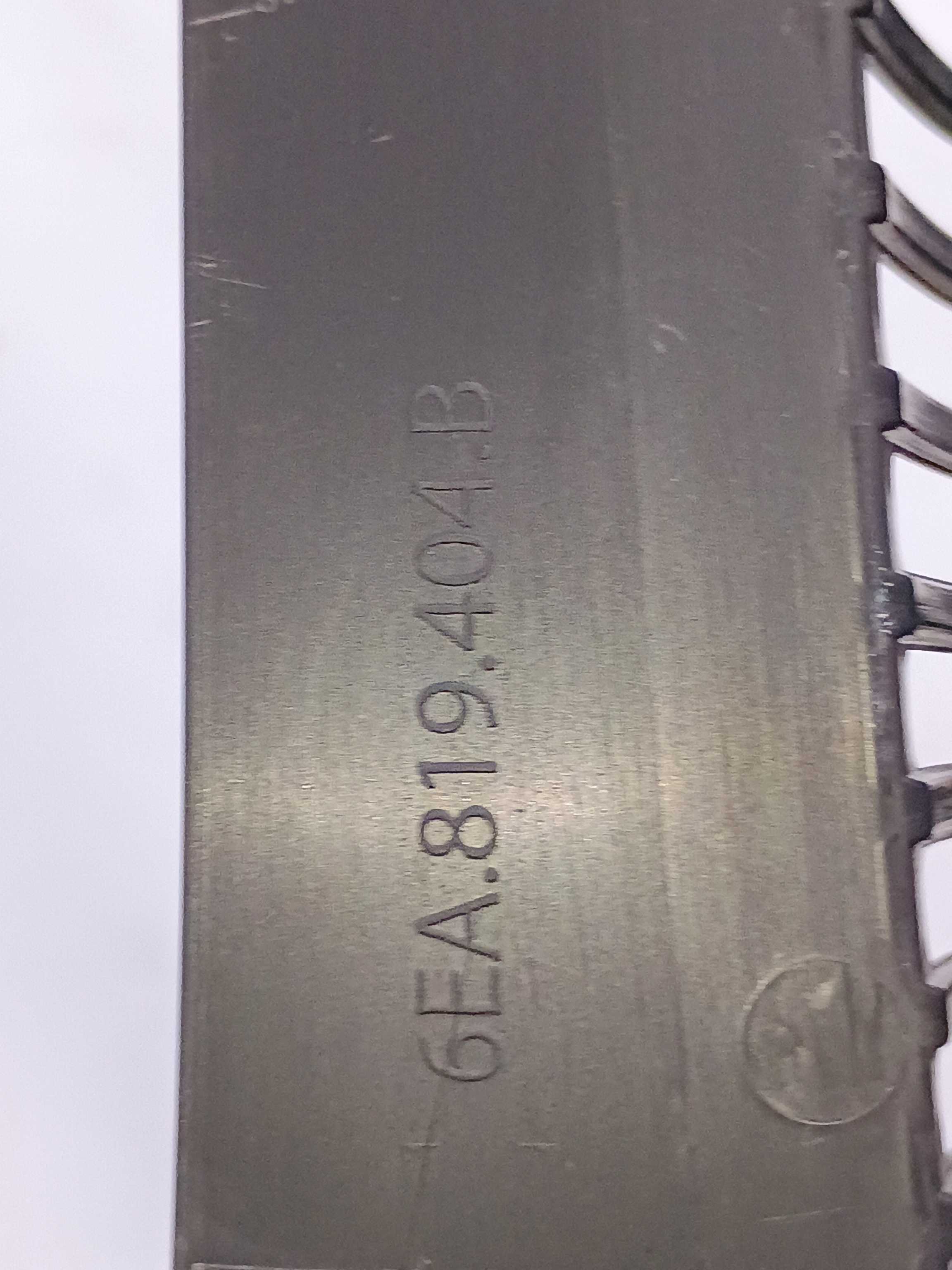 Grade Churrasqueira Direita Vw Virtus 1.0 2018 C/detalhe  Preto A1 5